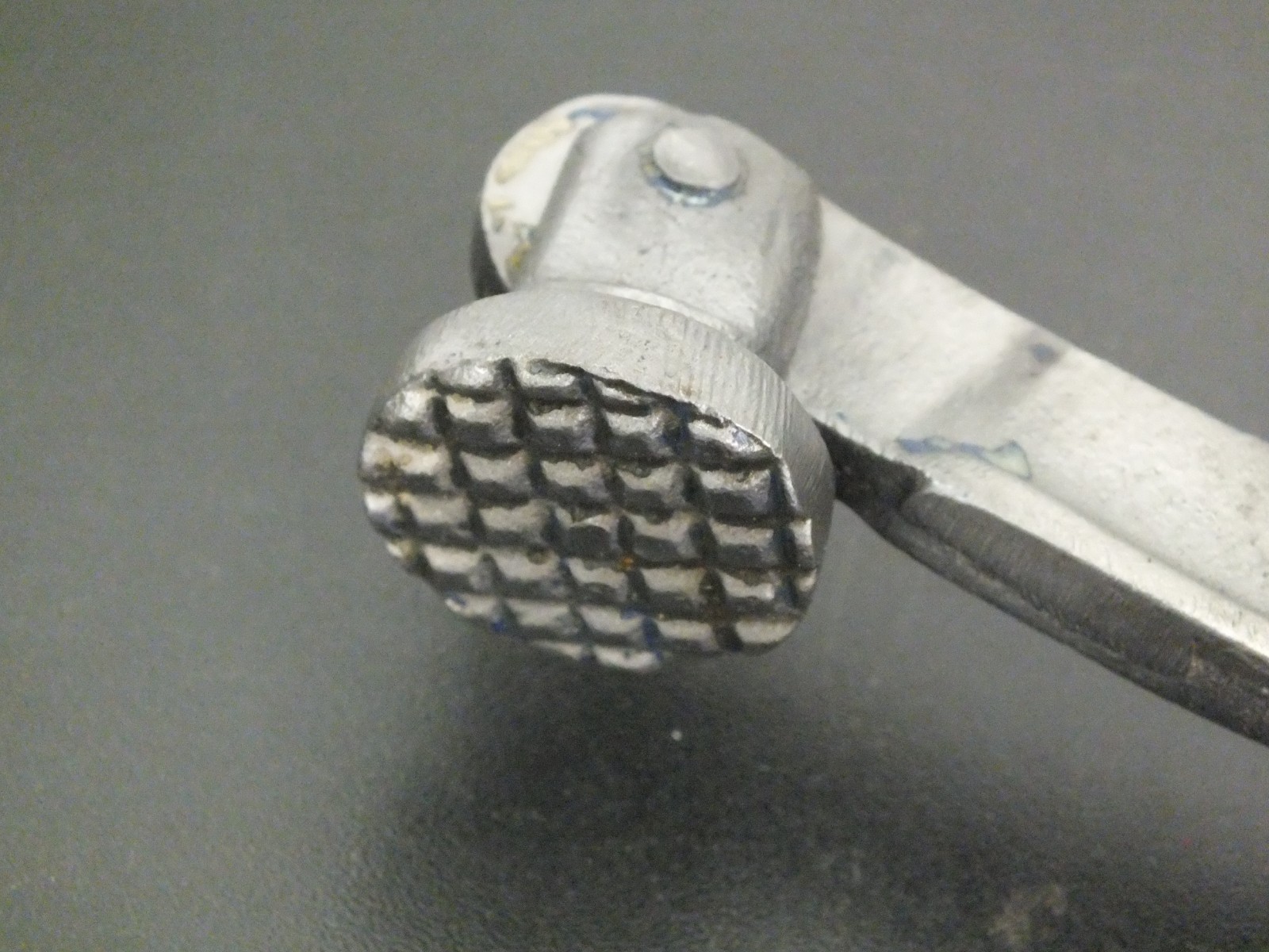 VINTAGE HOLDFAST BENCH CLAMP BY WODEN X110