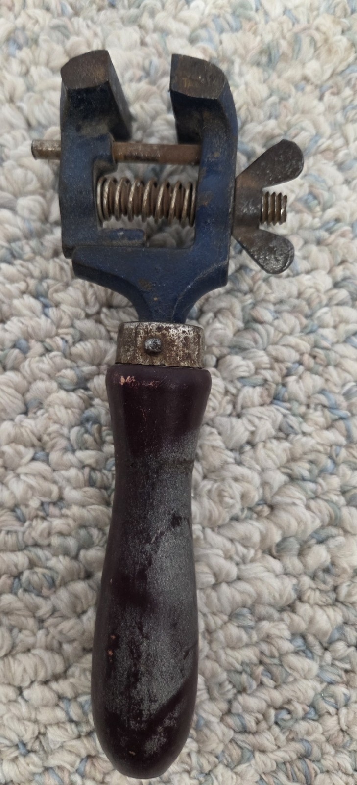 Vintage Hand Held Jewelers Gunsmith Watchmakers Vise Wood Handle