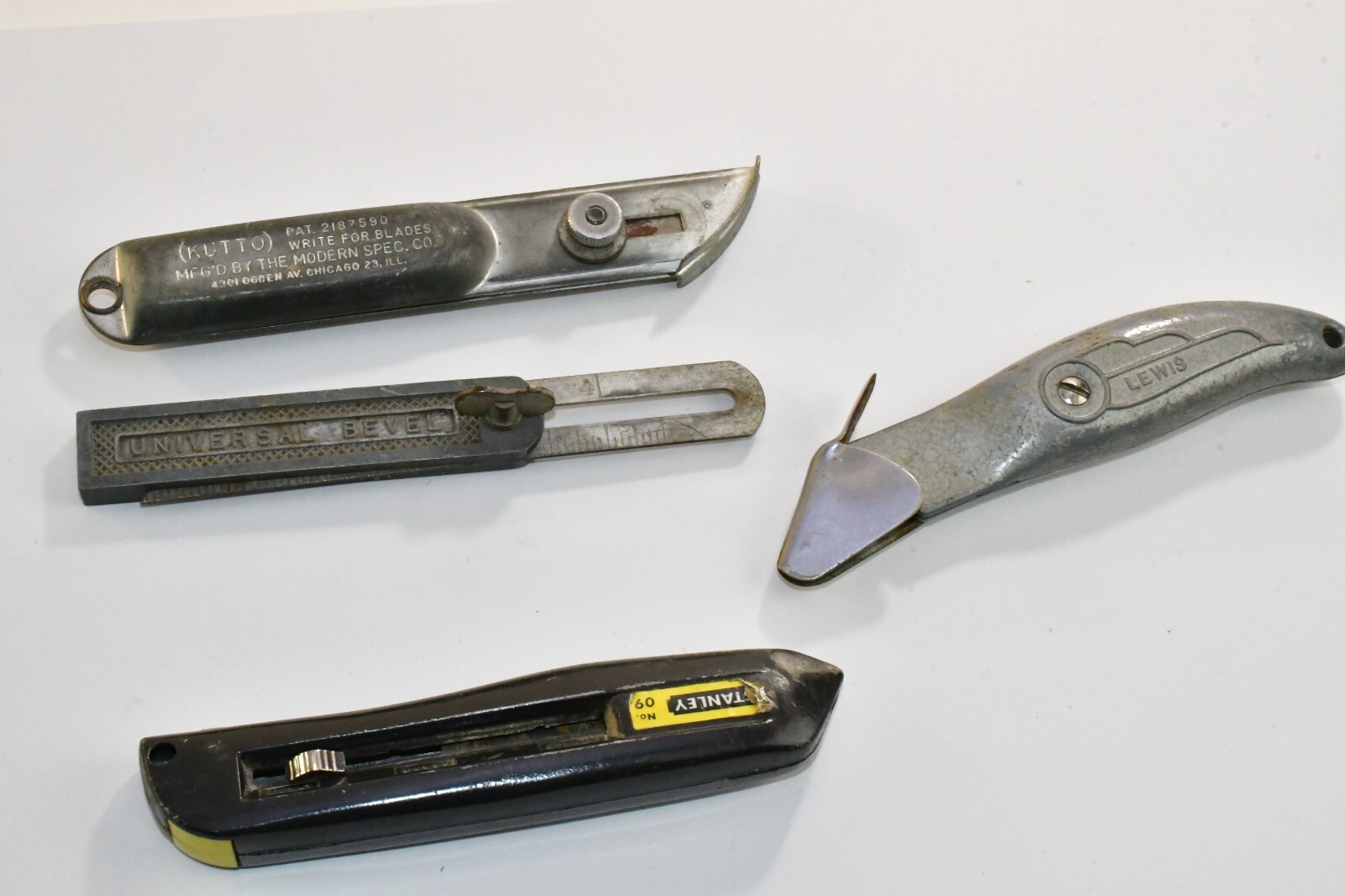 Vintage Utility Knife Lot , Lewis , Stanley , Universal Bevel, Kutto