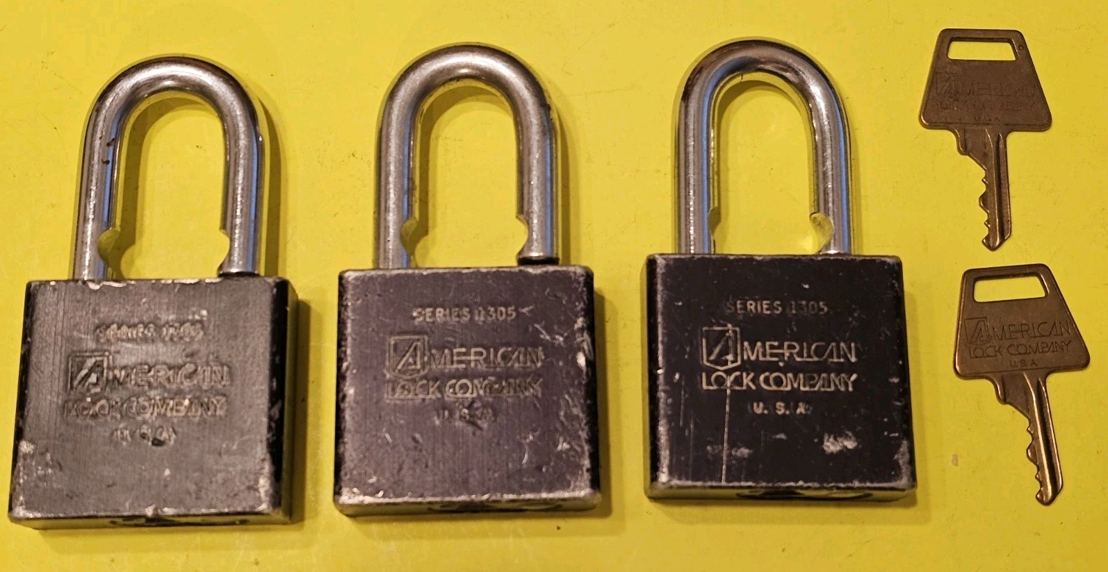AMERICAN MASTER 1305 PADLOCK KEYED ALIKE SHED GATE HASP TRUCK CHAIN BIKE LOCK