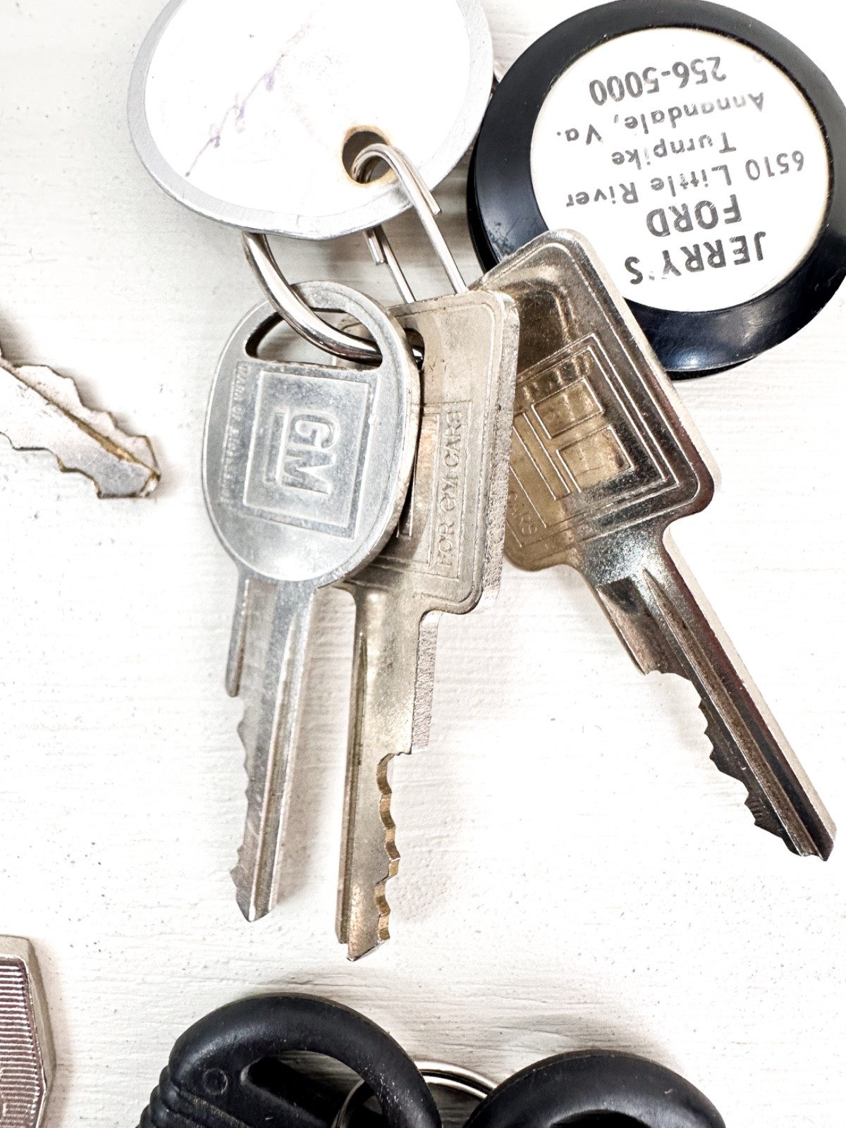 Lot Vintage Car Truck Keys GM Ford Chrysler Mercury Locksmith Dealer 30+ Pieces