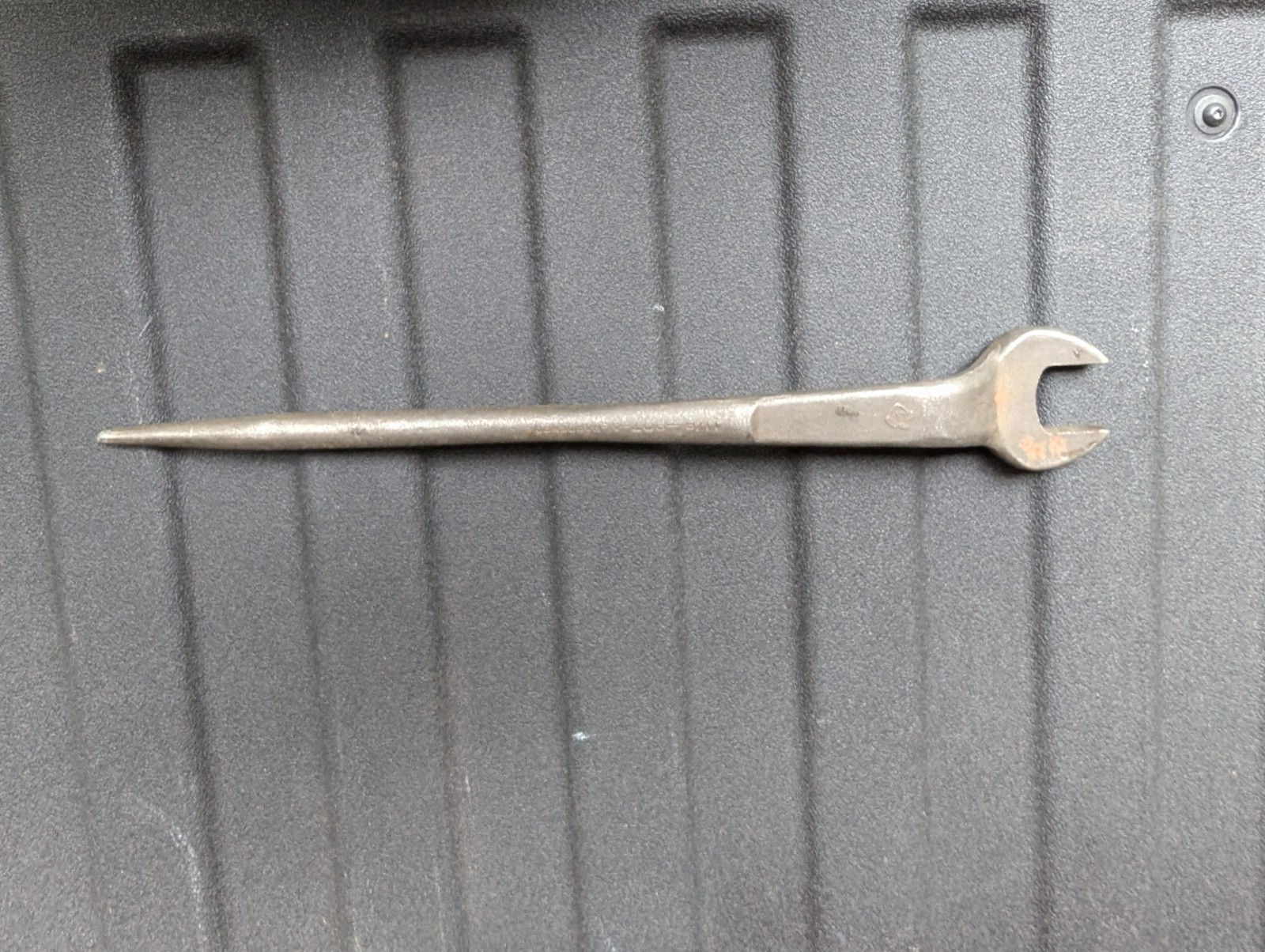 ARMSTRONG TOOLS 1 1/8 SPUD WRENCH 907A-HARDENED-17″ LONG-MADE IN USA