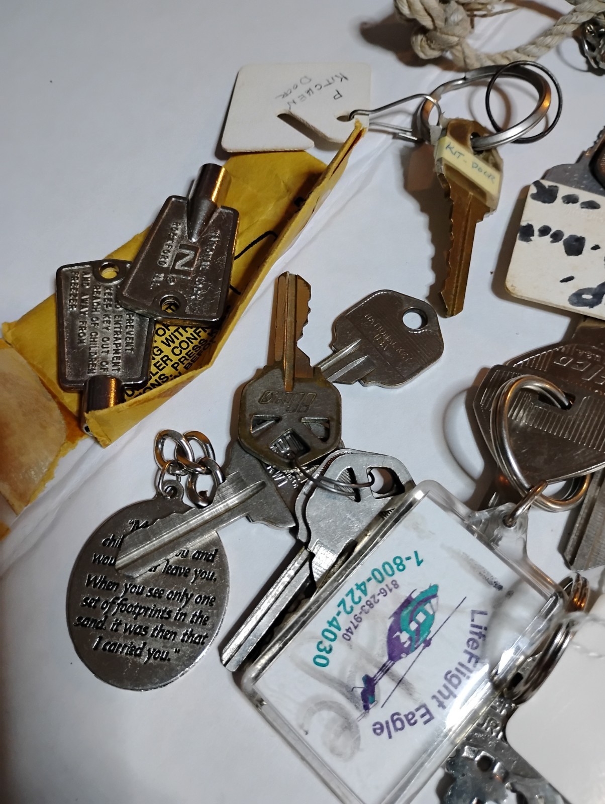 Mixed Lot of Mostly Vintage Keys 42 Keys Total Various Brands See Photos