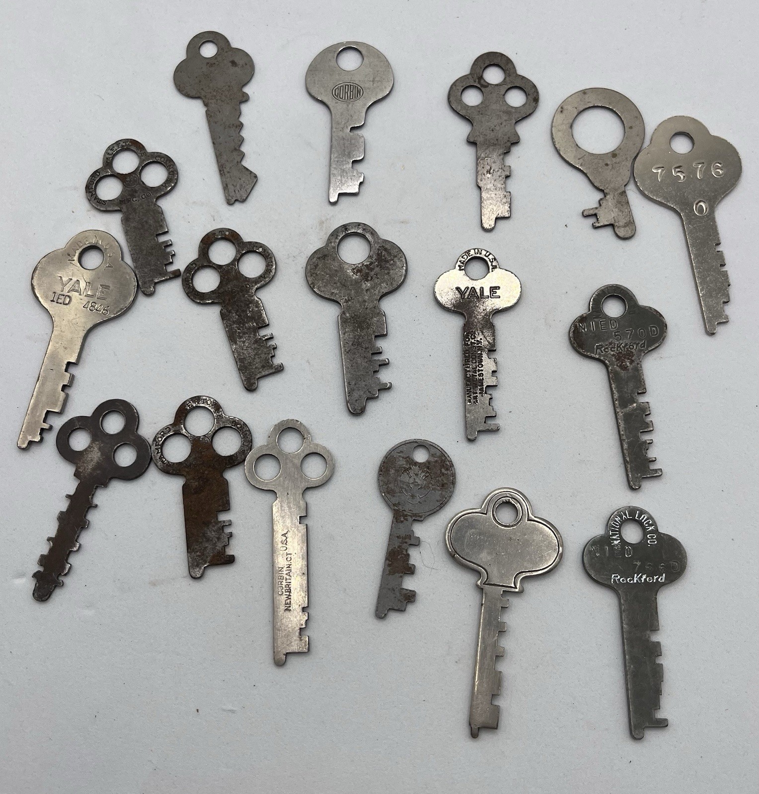 Lot of 17 odd keys. Real authentic vintage keys Yale, Rockford, Corbin, Milock