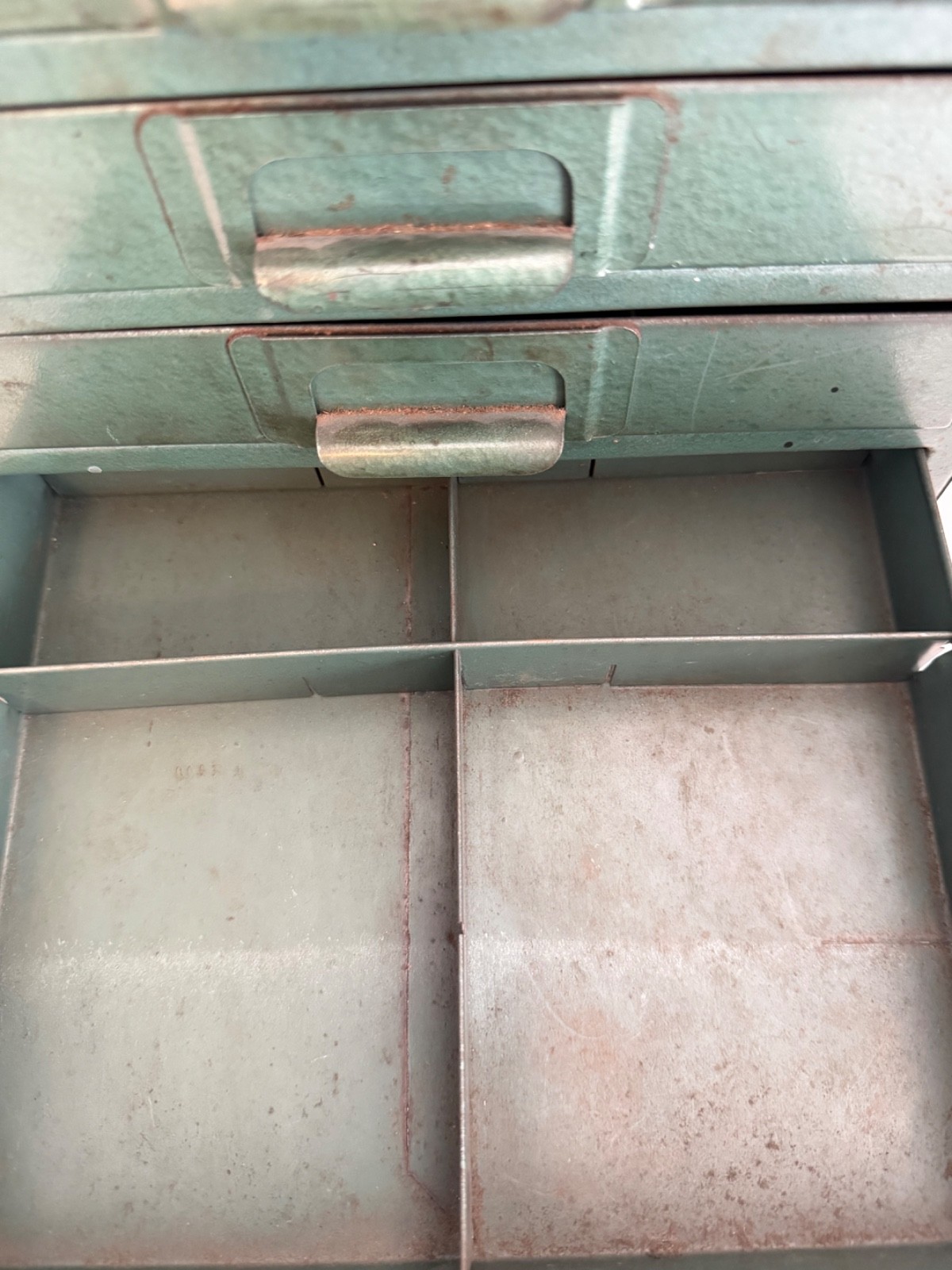 VINTAGE METAL MACHINIST 4 DRAWER CABINET