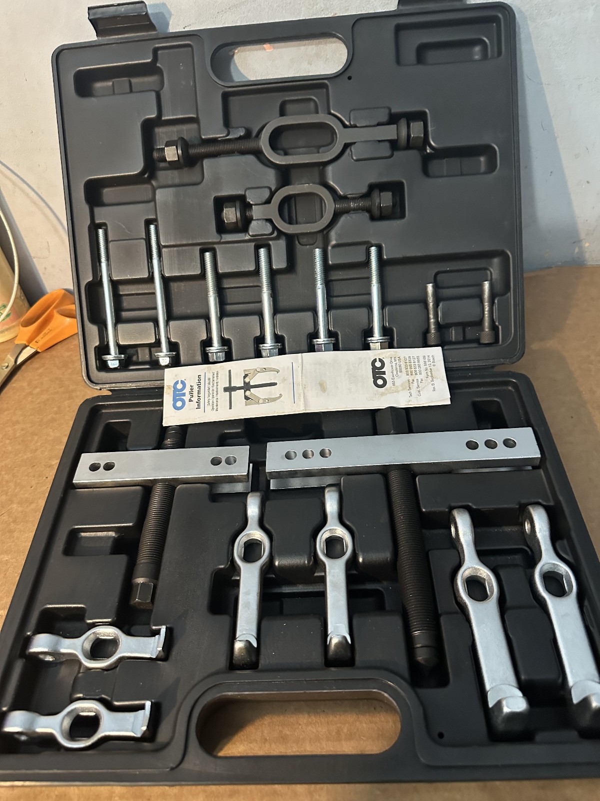 OTC 4534 MULTI PURPOSE BEARING & PULLEY PULLER SET IN CASE ** MINT **
