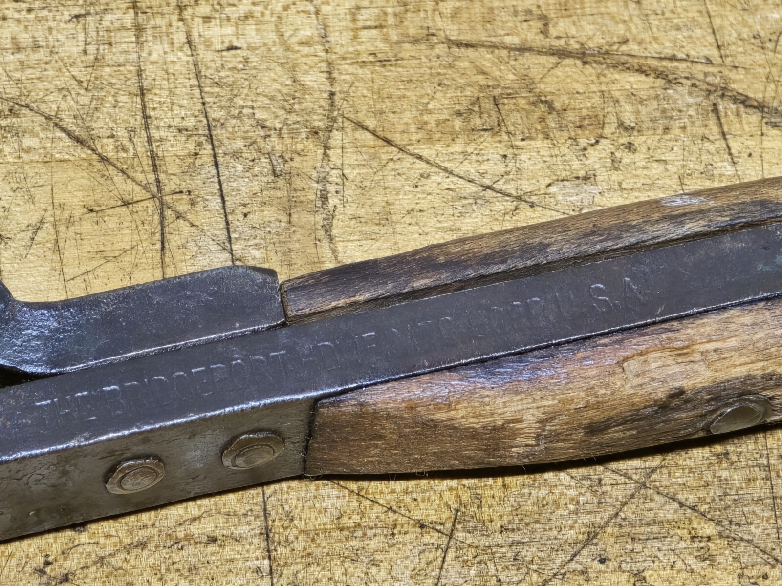 ANTIQUE Bridgeport Hardware Mfg. Corp. Shipping Crate Tool Nail Puller Pat. 1908