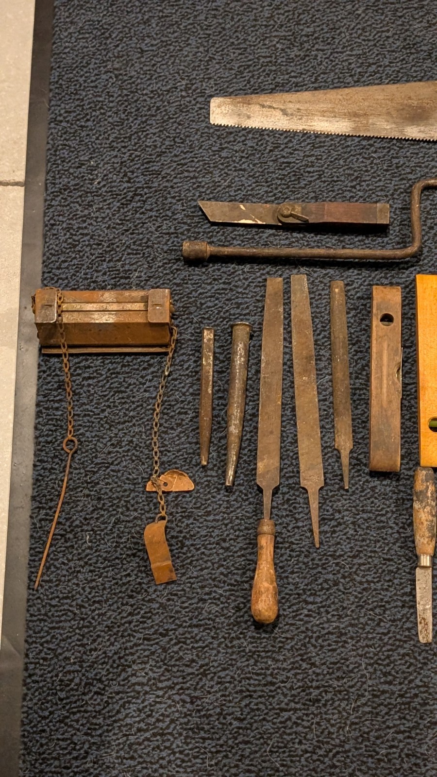 TOP NOTCH ( APPROX 32)WELL CONDITIONED TOOLS. AMERICAN MADE! HEAVY. NO TOOL BOX