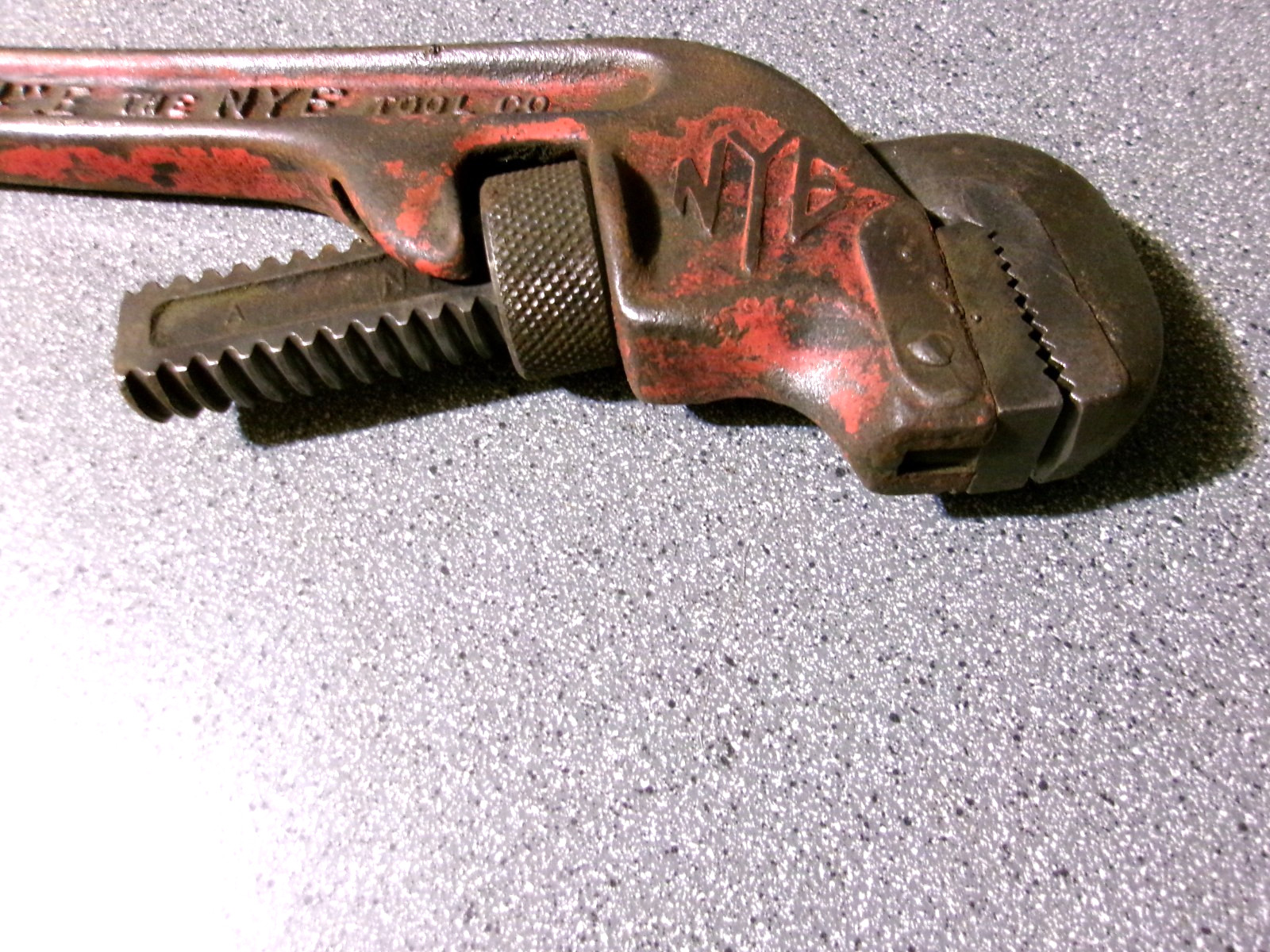 Vintage NYE Tool Co. 14″ Heavy Duty Offset Steel Pipe Wrench Chicago USA Sho
