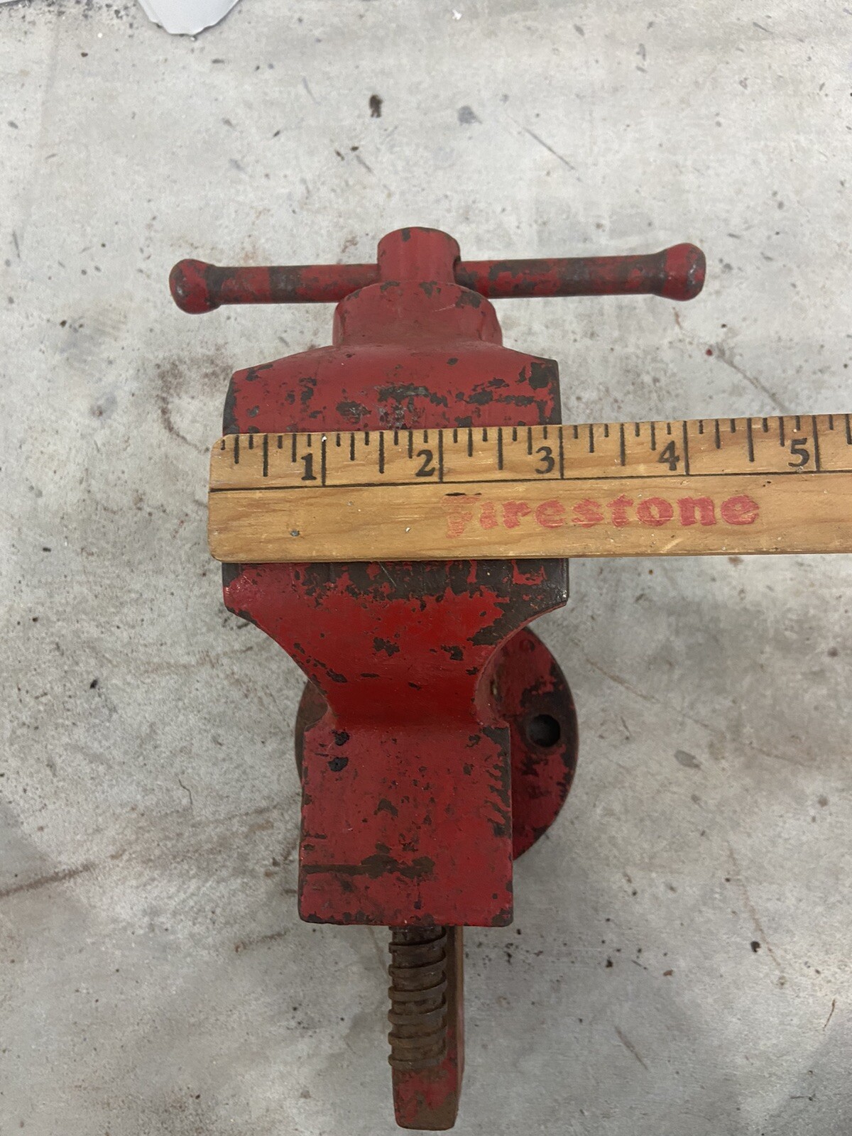 VINTAGE COLUMBIAN no 143 BENCH VISE 3 1/2 JAW 17 LBS USA