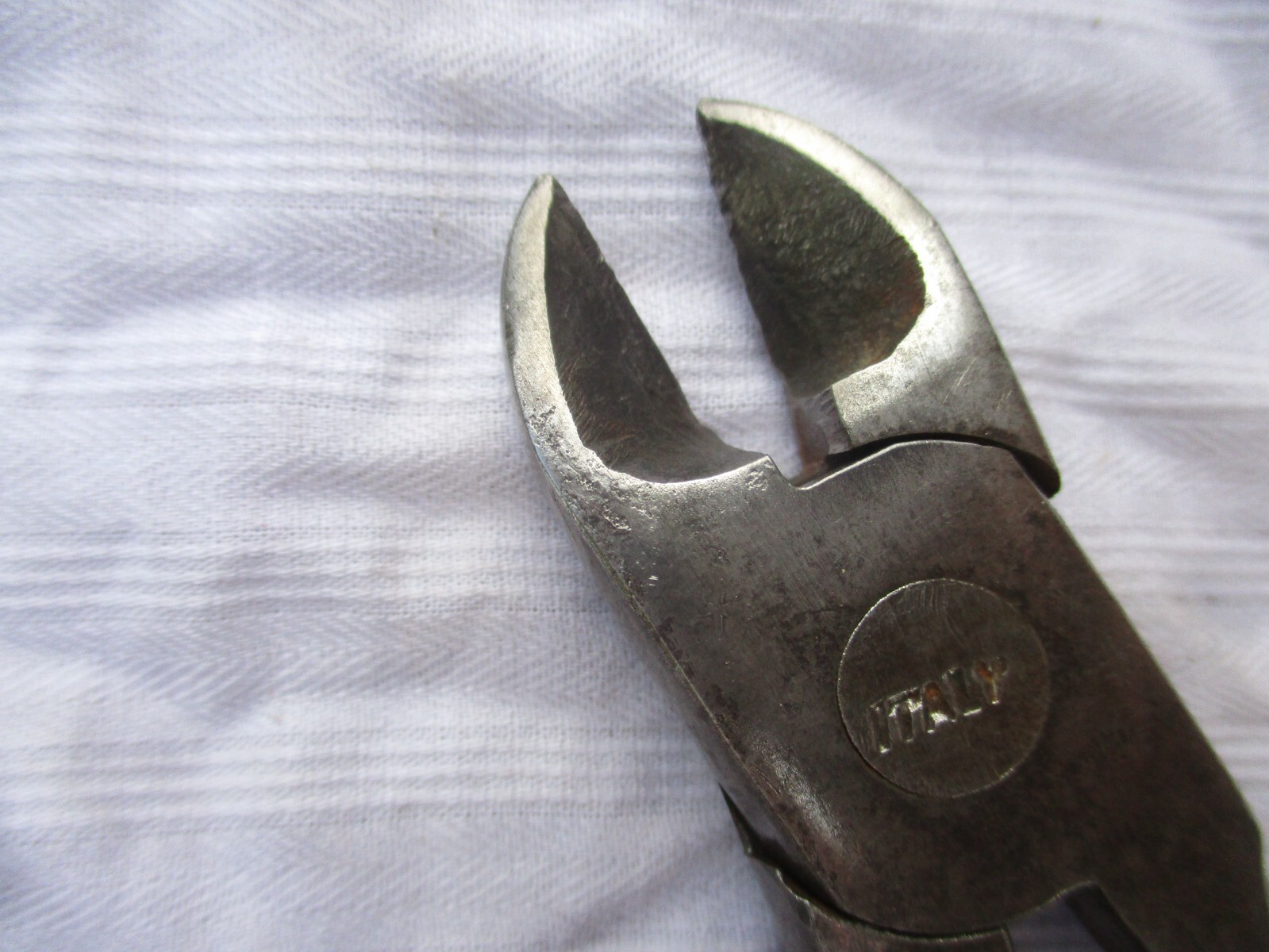 EZ-64 DIAGONAL WIRE CUTTERS EZ-64 6″ WIRE CUTTERS DROP FORGED IN ITALY