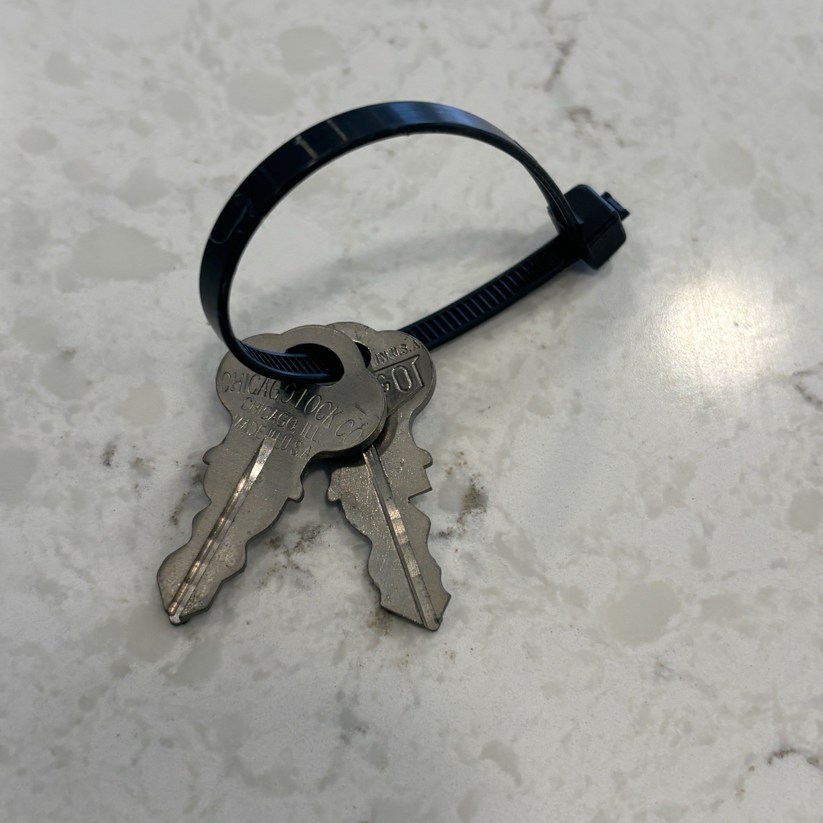Vintage Set of 2 Chicago Lock CO. USA Keys #2553 Silver NICE