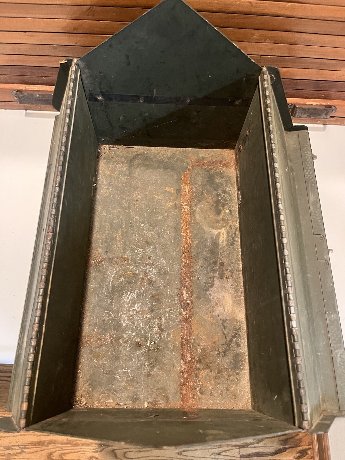 Vintage Metal Military Tool Box, No Shelves, 104-A, Unmarked, Simonsen Style
