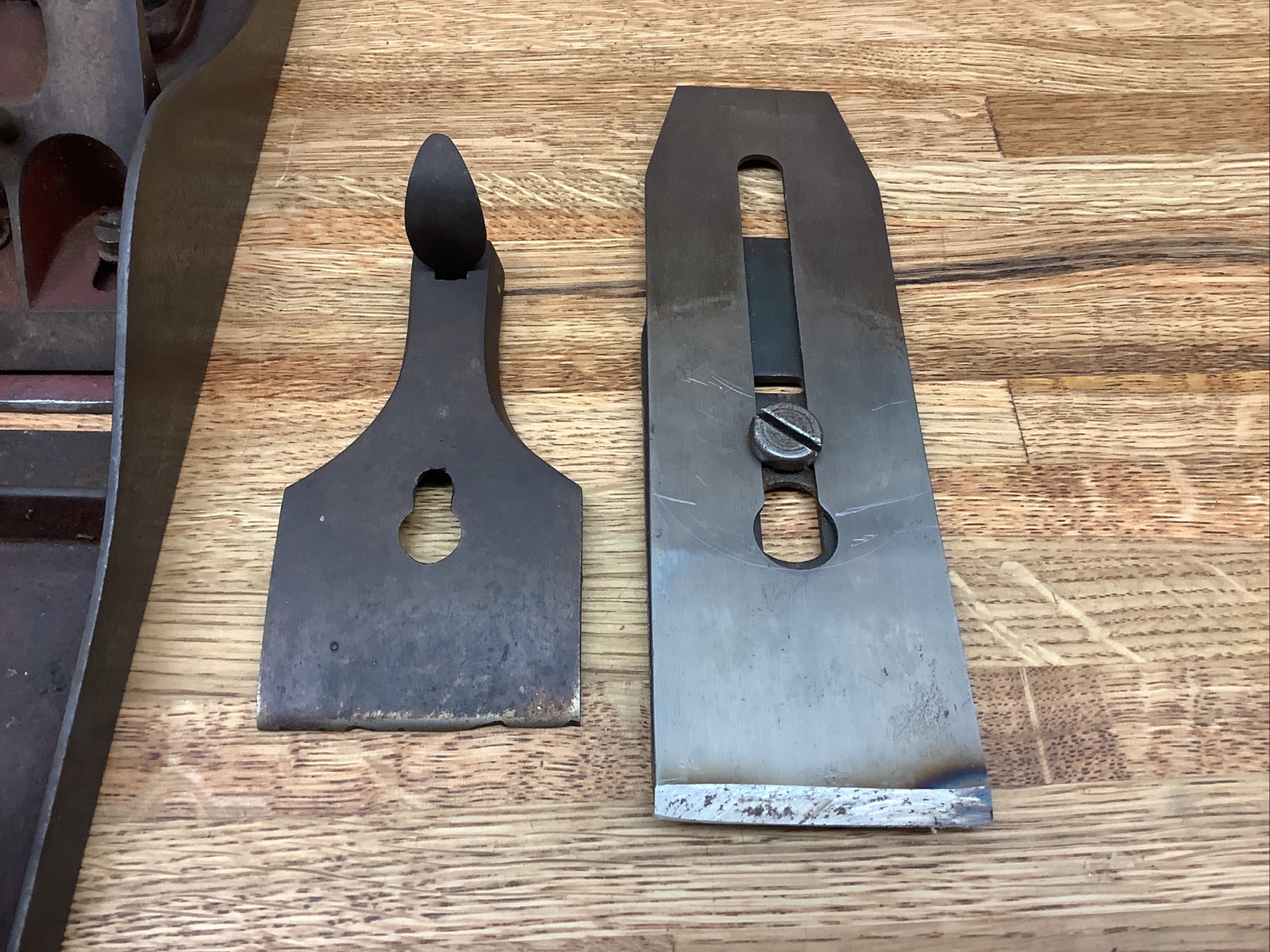 Unmarked No 07 Wood Hand Plane England 22″ Smooth Bottom, E.A. Berg Blade.
