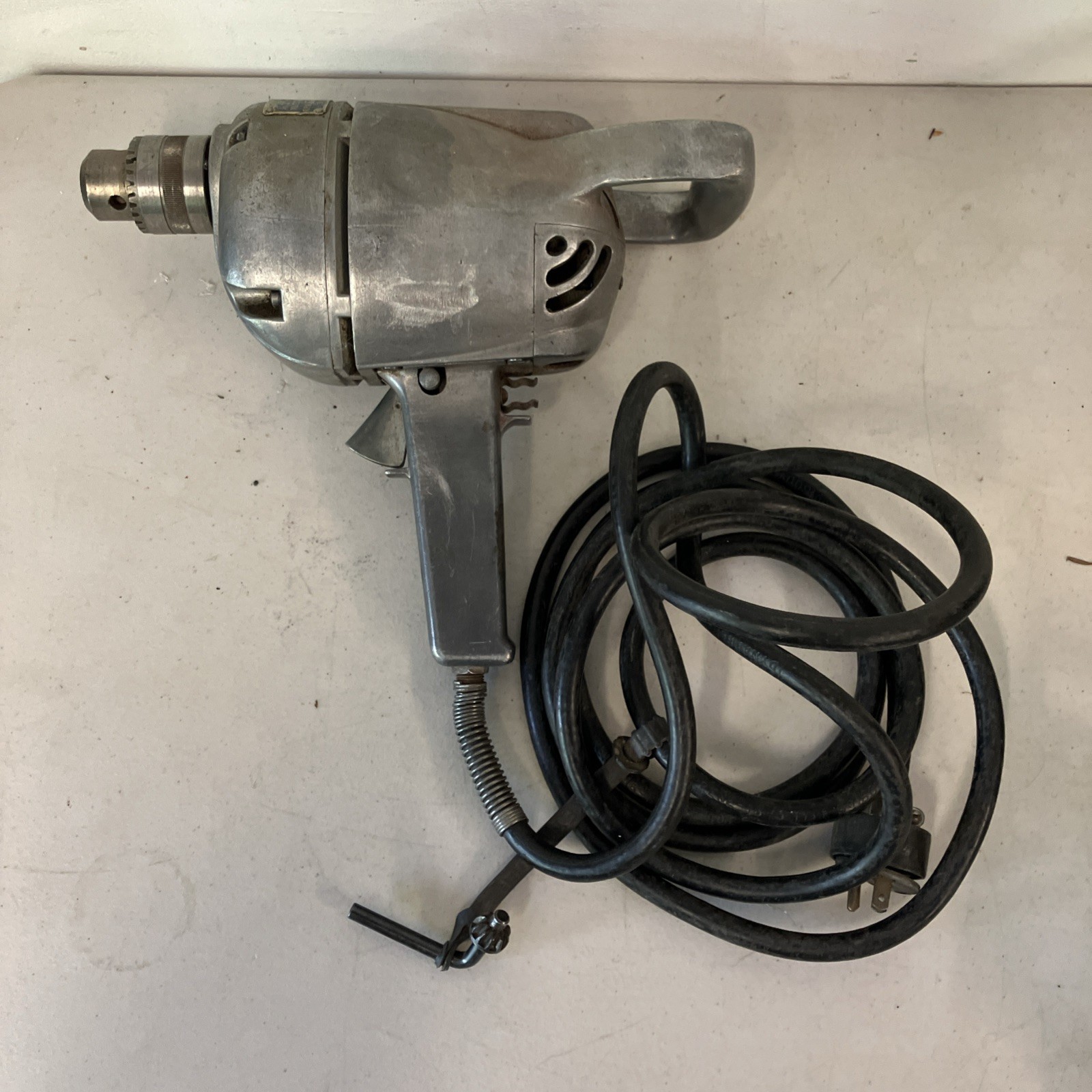 Vintage Skil Model 64 3/8″ Heavy Duty Electric Drill w/ Key Tested Working 115V