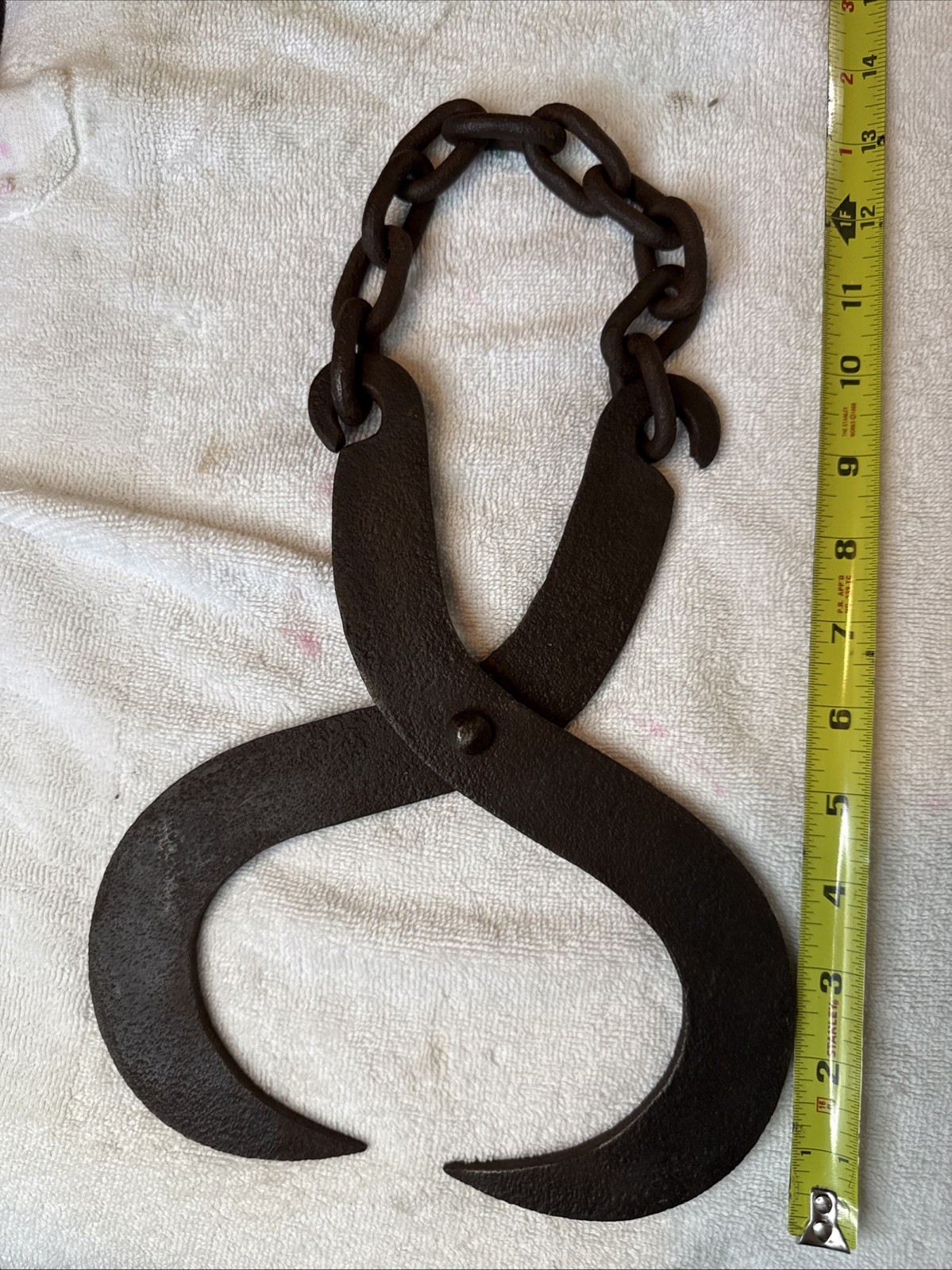 VINTAGE ICE TONGS WITH CHAIN READY TO USE, 1-1/4” WIDE IRON & TONGS ARE 9.5” L