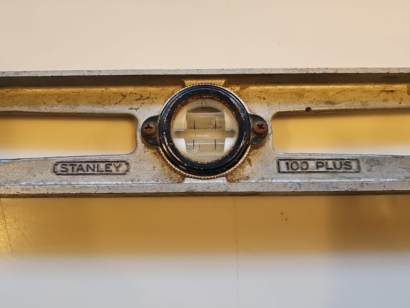 Vintage 28″ in. STANLEY No. 233-28 Aluminum Level 6 Vials U.S.A. 100 plus