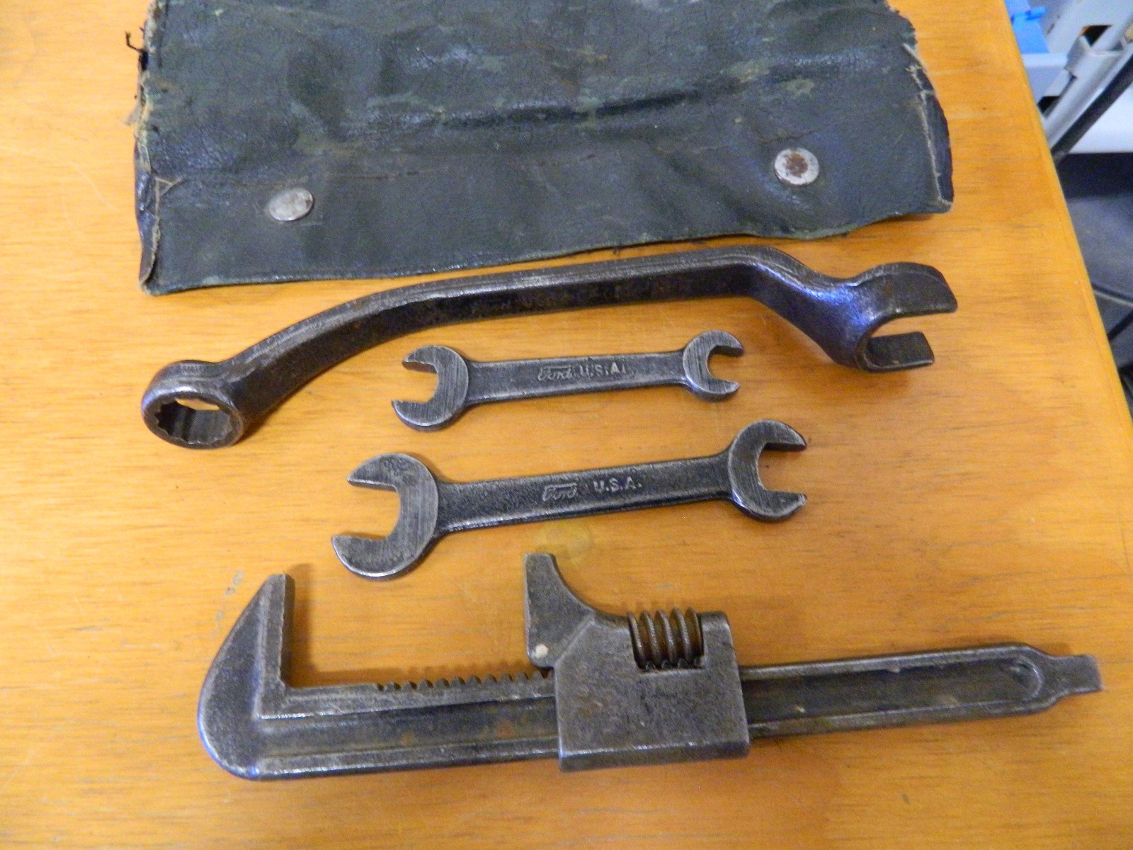 5 pcs Ford scrip A, V8 tool kit vintage 5 pcs -M-01A-17017