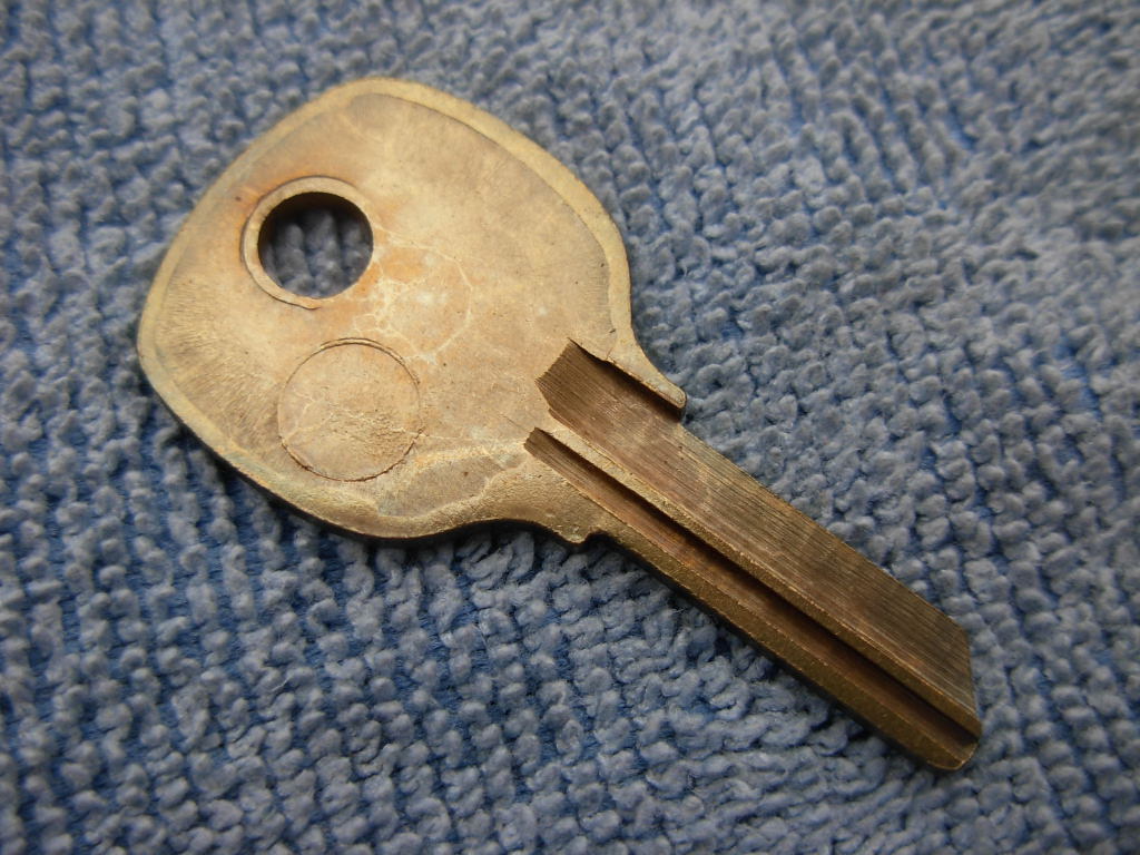 Key Blank-Taylor S174L-National-Rockford-AKA-ilco N1069E-Cole RO15-NCL D8796—T