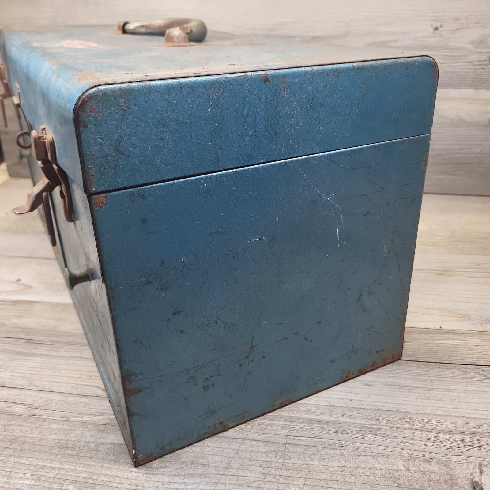 Rare Vtg 20×10 BELKNAP Hardware Blue Grass Two Drawer Locking Tool Box