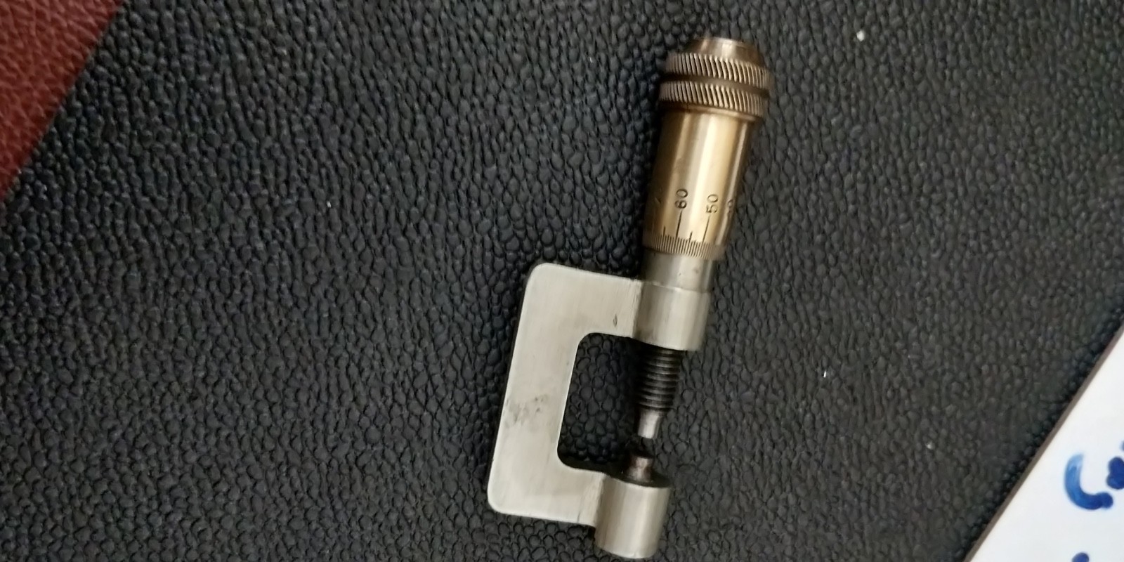 Antique OPEN THREAD MICROMETER metric early friction thimble.