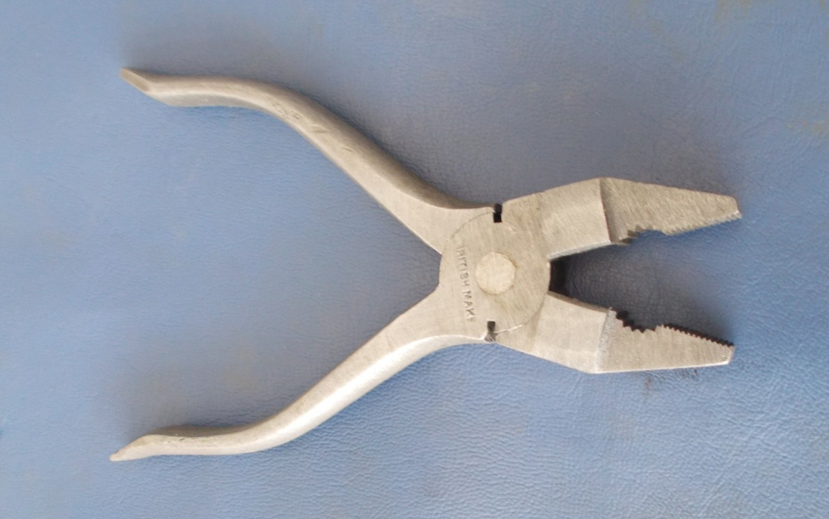 Vintage Classic Car Toolkit – British Made – 6″ Pliers. Round Hole.