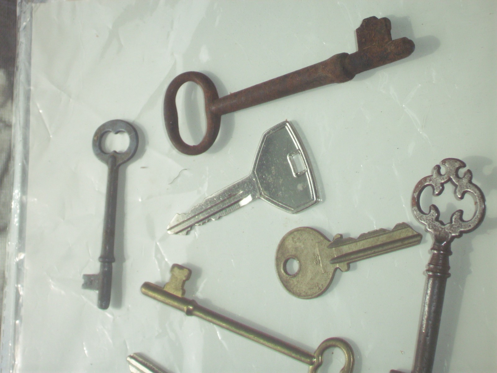 vintage mix 17 keys lot, skeleton, barrow, cabnet, lock, other Solid Steel