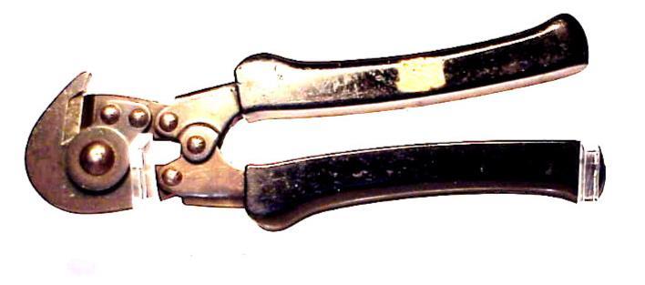 Vintage U.S. Military Wire & Fence CUTTERS – 20,000 Volts HKP