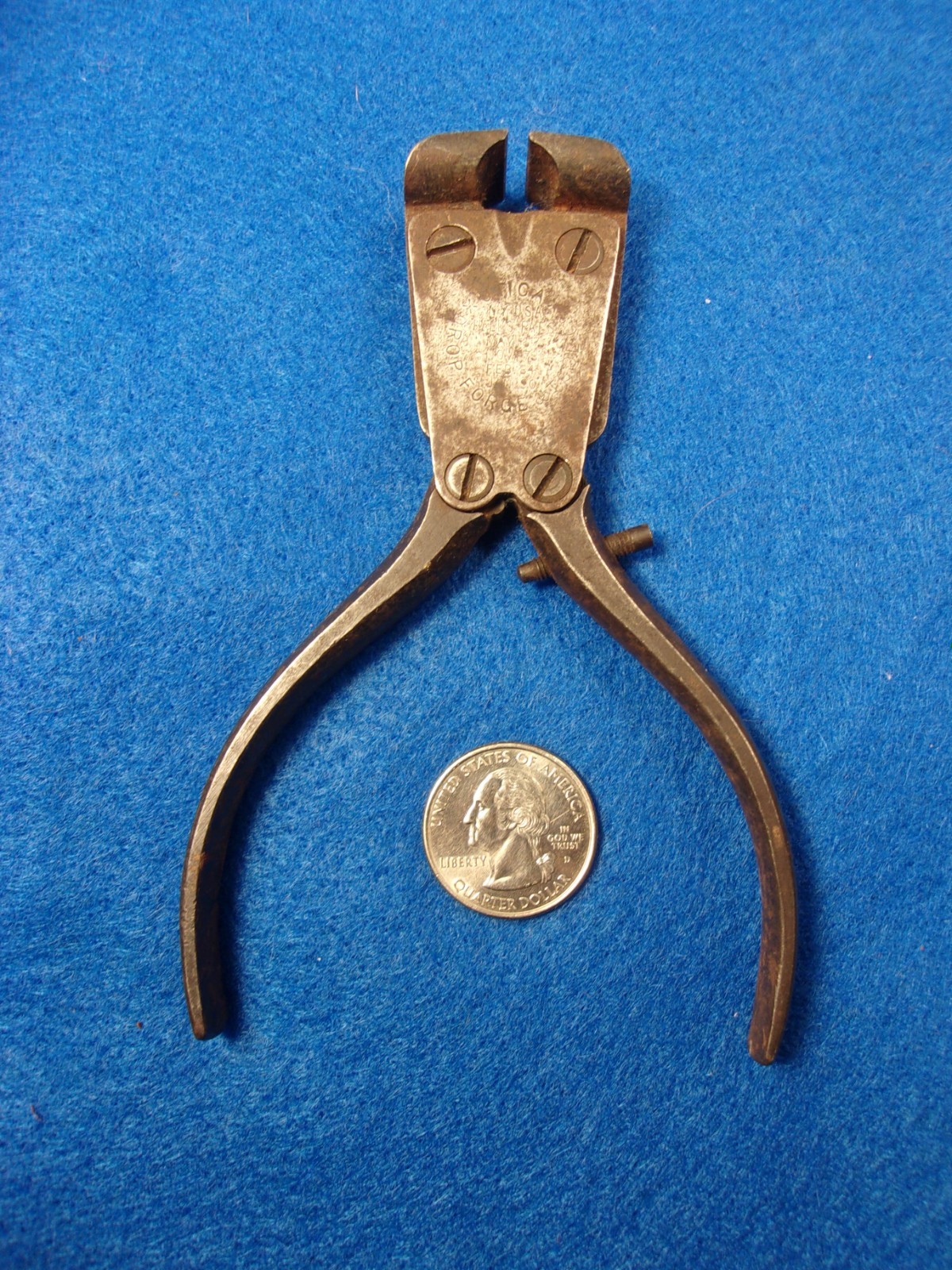 VERY OLD VTG ANTIQUE 1890 NAIL PULLER; UTICA DROP FORGE & TOOL COMPANY (NY, USA)