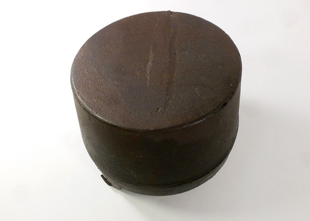 CAST IRON POT size zero SMELTING lead wax DECORATIVE planter WIRE BAIL