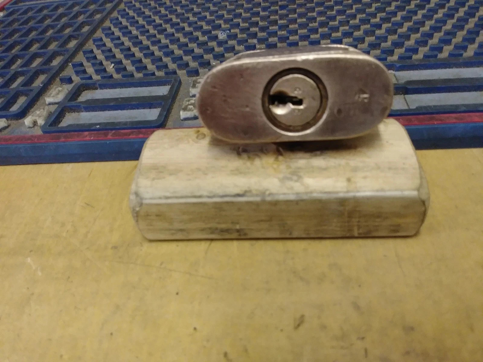Vintage Yale Brass 851 Padlock CLEVELAND,CINNCINATI,CHICAGO & ST LOUIS /NO KEY
