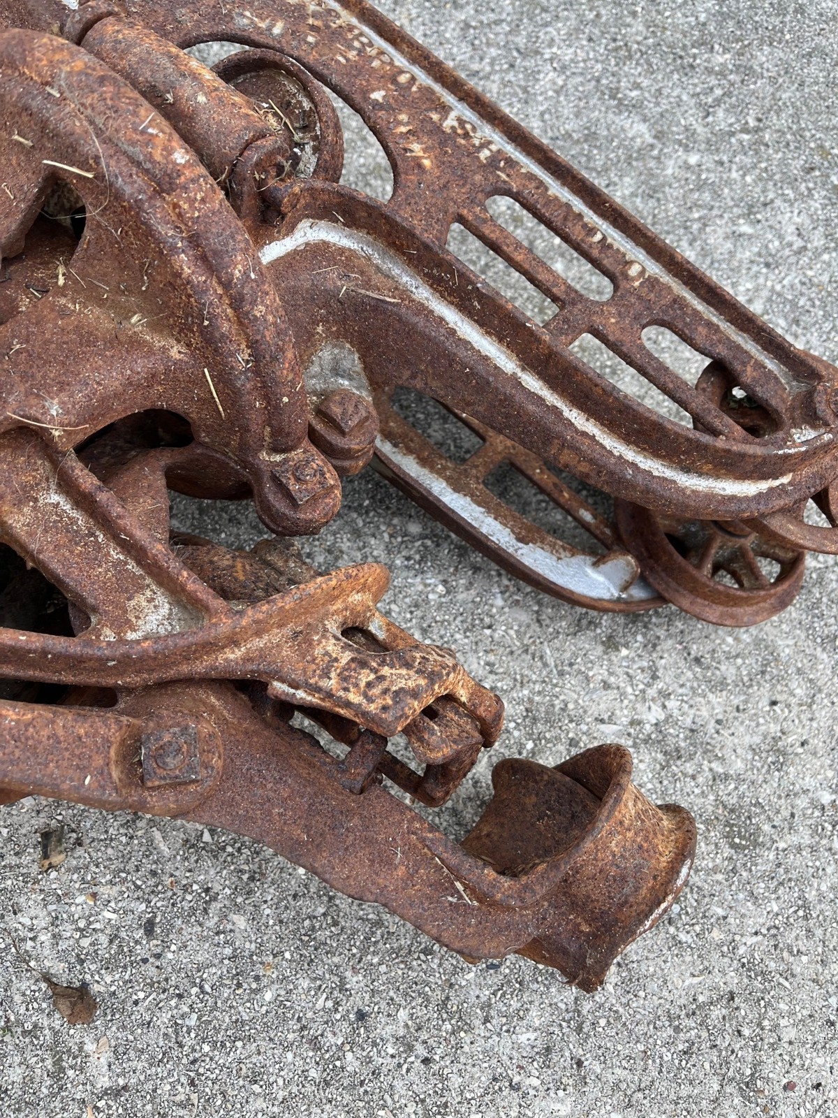 RARE Antique F.E. Myers Sure Grip Cast Iron Farm Hay Trolley Barn Equipment