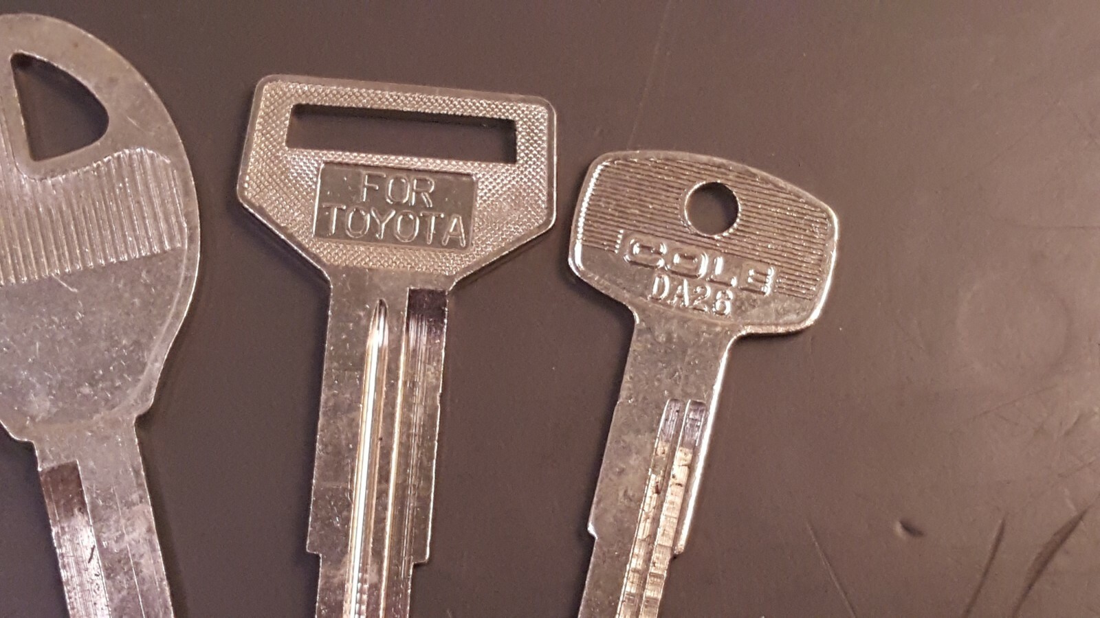 Lot of 5 Vtg Auto Keys Blanks X227 DA32, Y107 DC3X121, DA26 X 124, TR39, A81 M