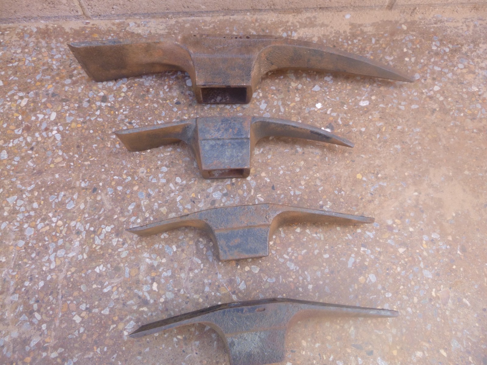 Lot of 4 Zabarte Grubbing Hoe Heads 3 – 10″ & l – 16″