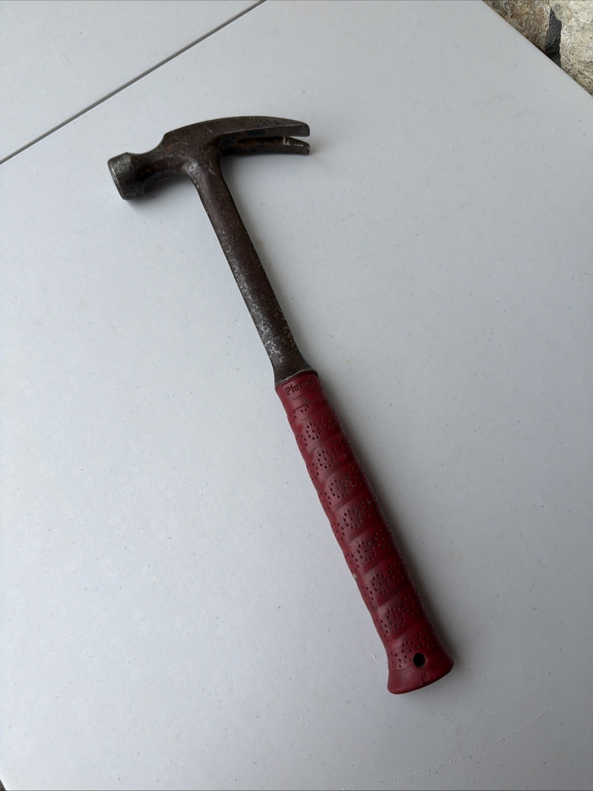 Plumb USA 11-395 (?) Solid Steel RED GRIP Rip Claw Hammer, 16″ Long, 32 ounces