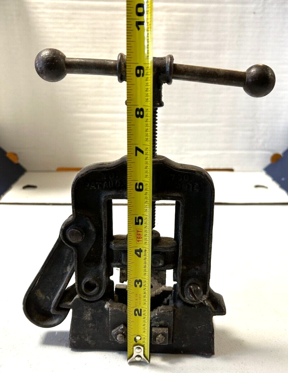 Vintage Reed MFG Erie PA Co Pipe Clamp Bench Mount #700, August 1914, 9″ tall