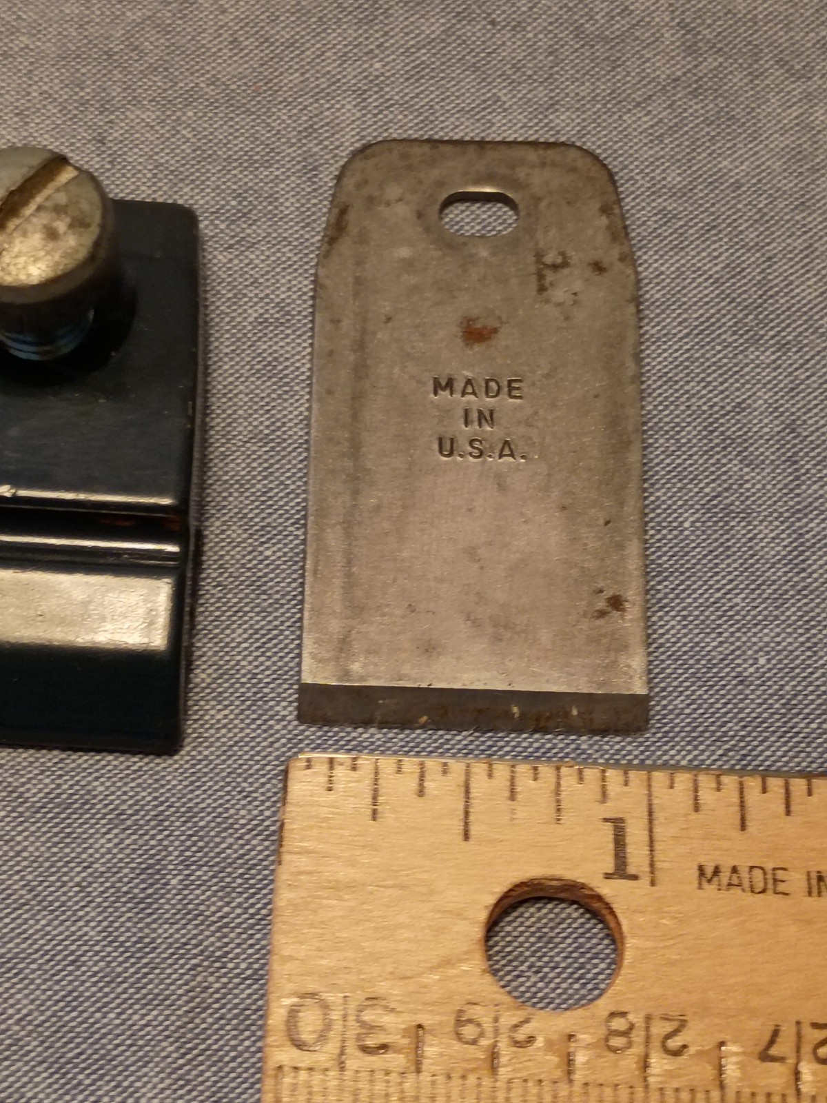 Vintage Thumb Plane 1″ Wide Blade. Unknown Brand-Made in USA- used