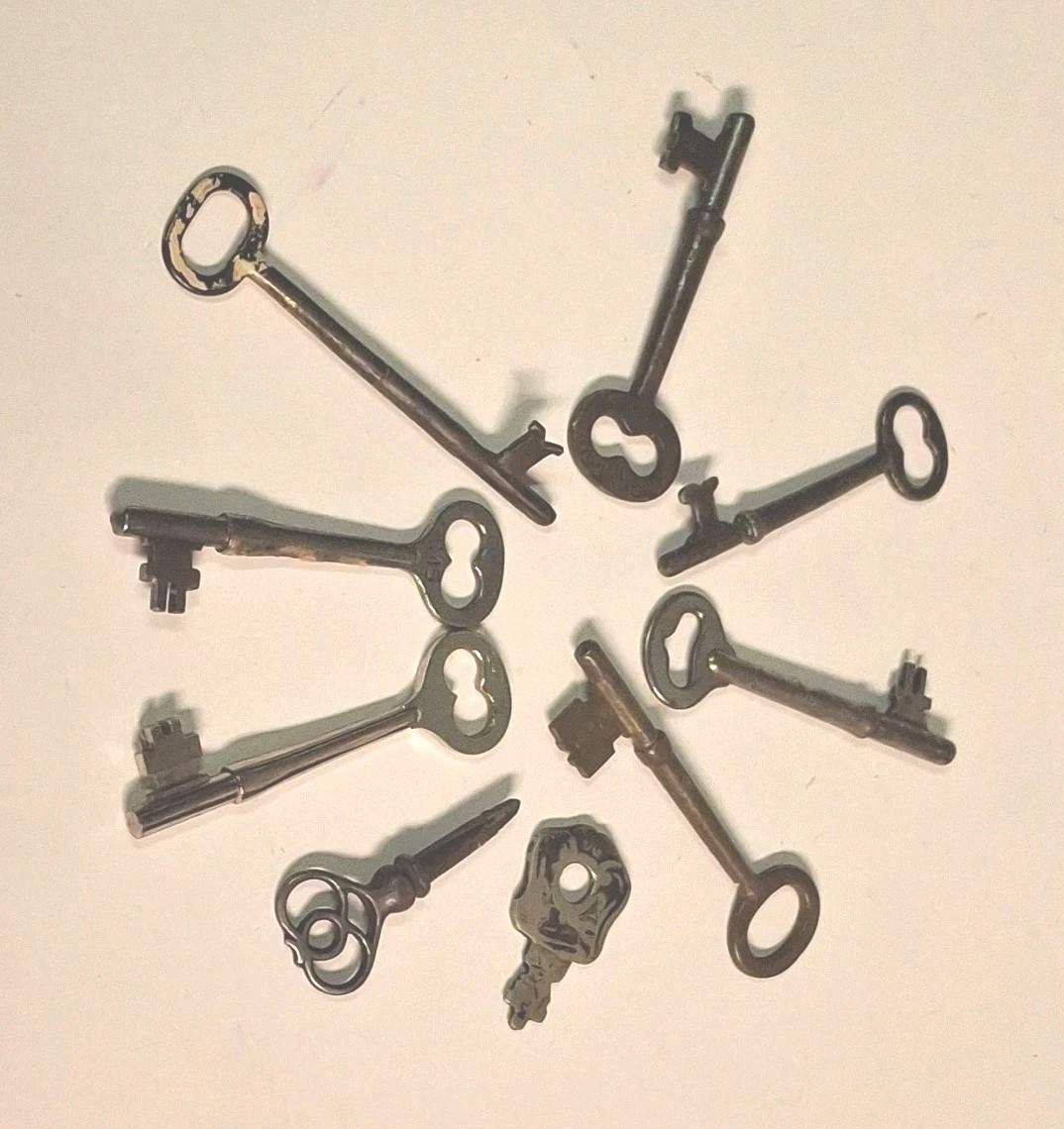 Antique Skeleton Keys Lot Corbin Lockwood Door Cabinet Steampunk Altered Art