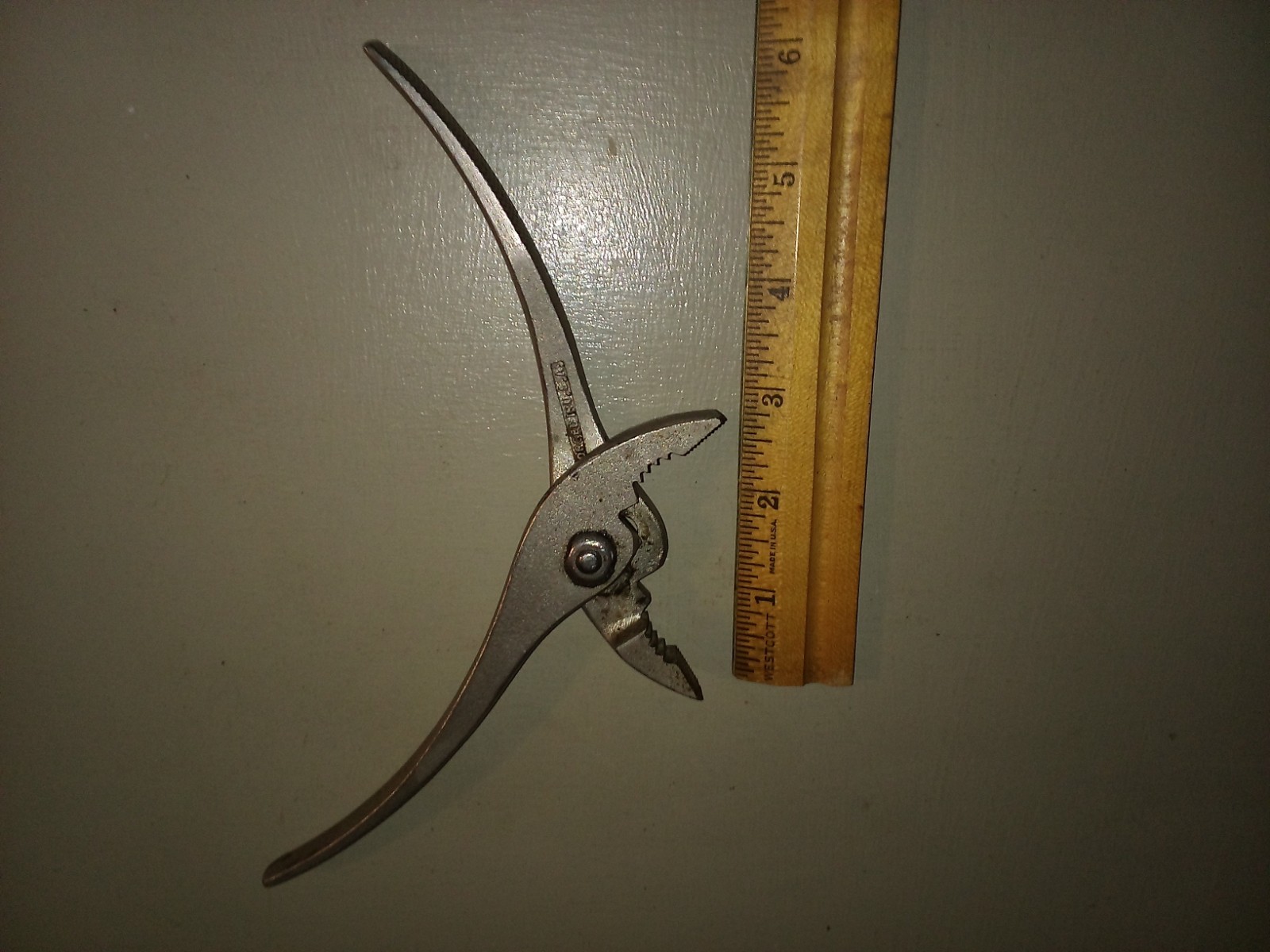 Diamond Deluth USA K36 6-1/2″ Pliers. Gently used condtion. Vintage