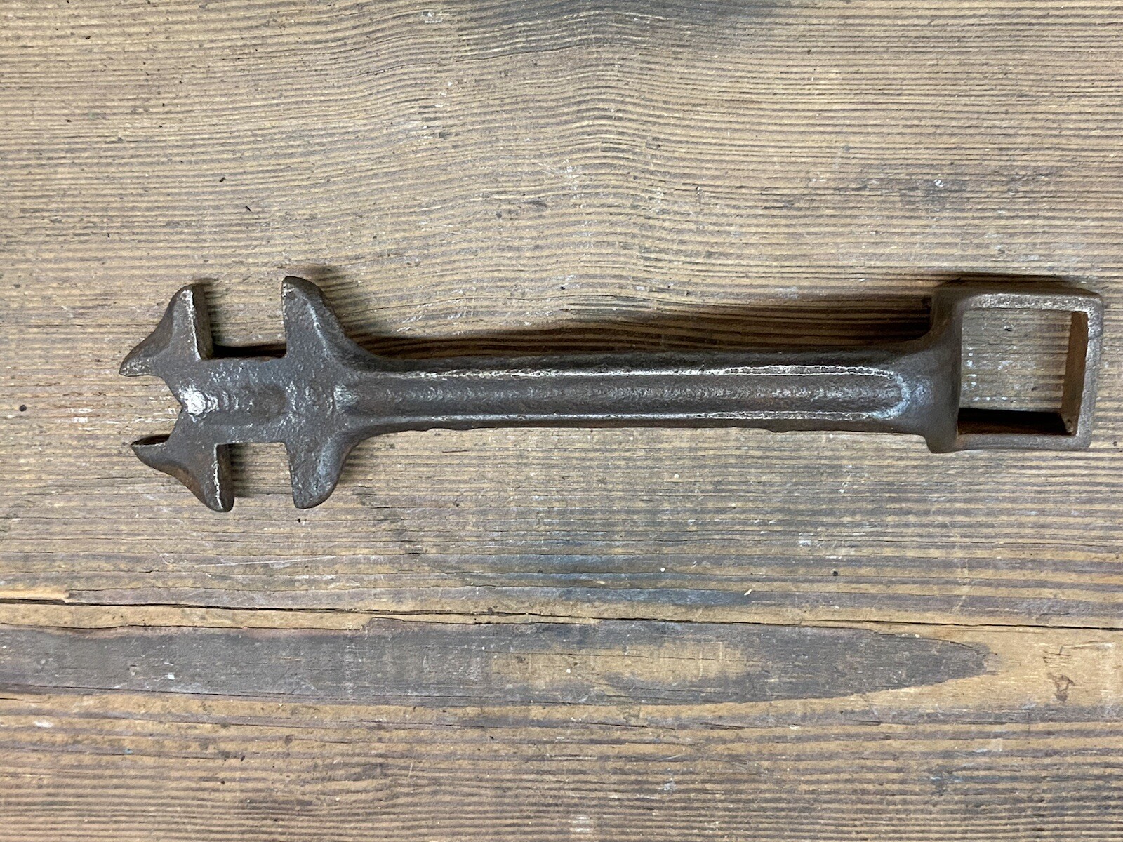 VINTAGE EBERHARD 320 (CIRCLE ‘E’) MULTI-WRENCH FARM IMPLEMENT BUGGY TOOL