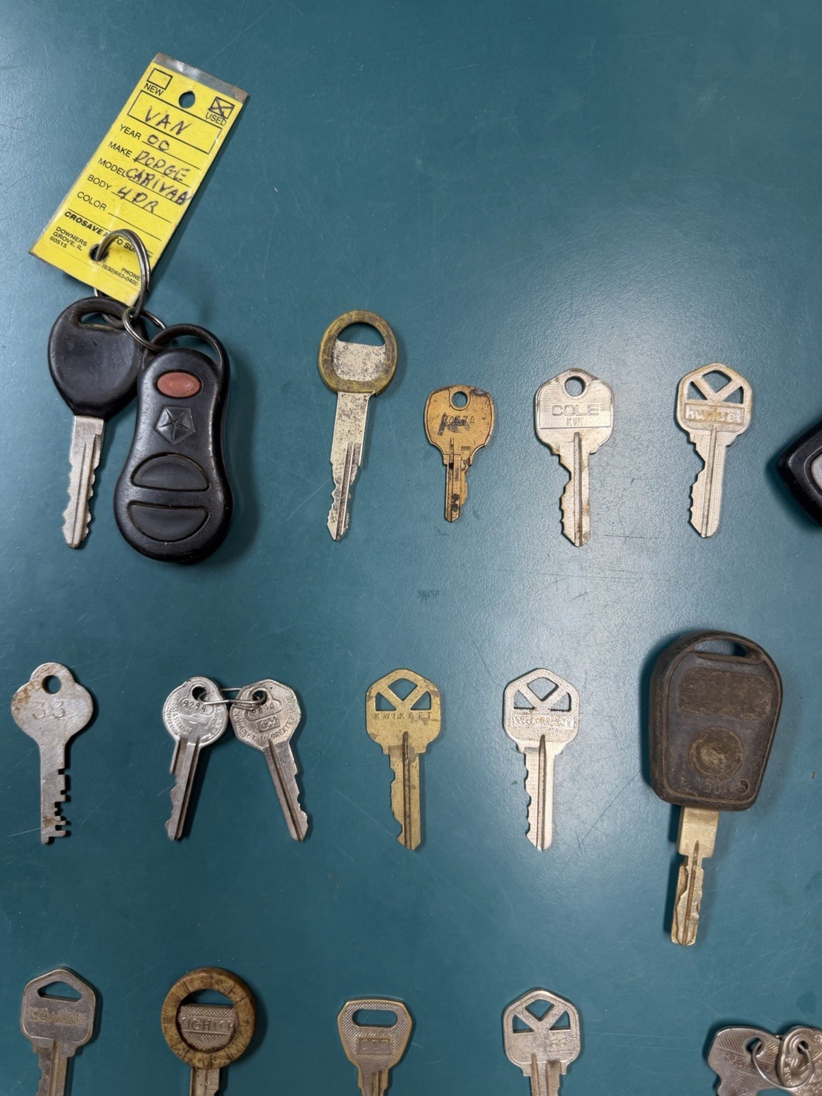 50 Automobile Keys Vintage Old Collectors Truck Car and Misc Key Lot 🔑#50