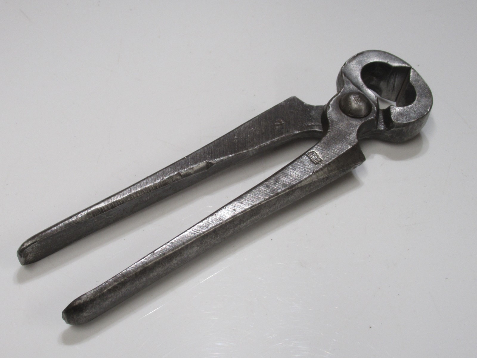 Stunning Vintage 7″ Carpenters Tower Pincers Train Carriage Logo