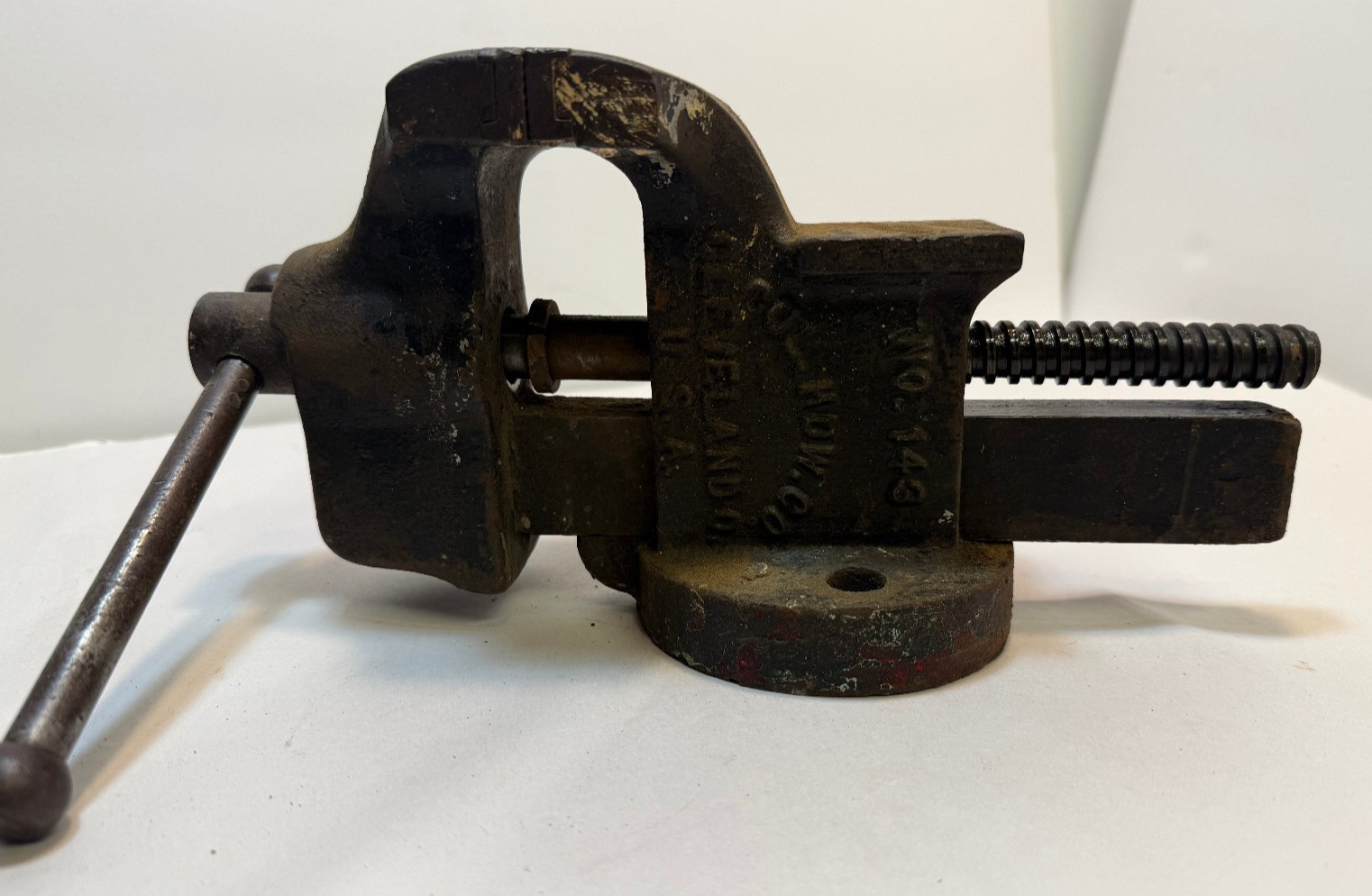 Vintage Columbian No. 143 Fixed Bench Vise