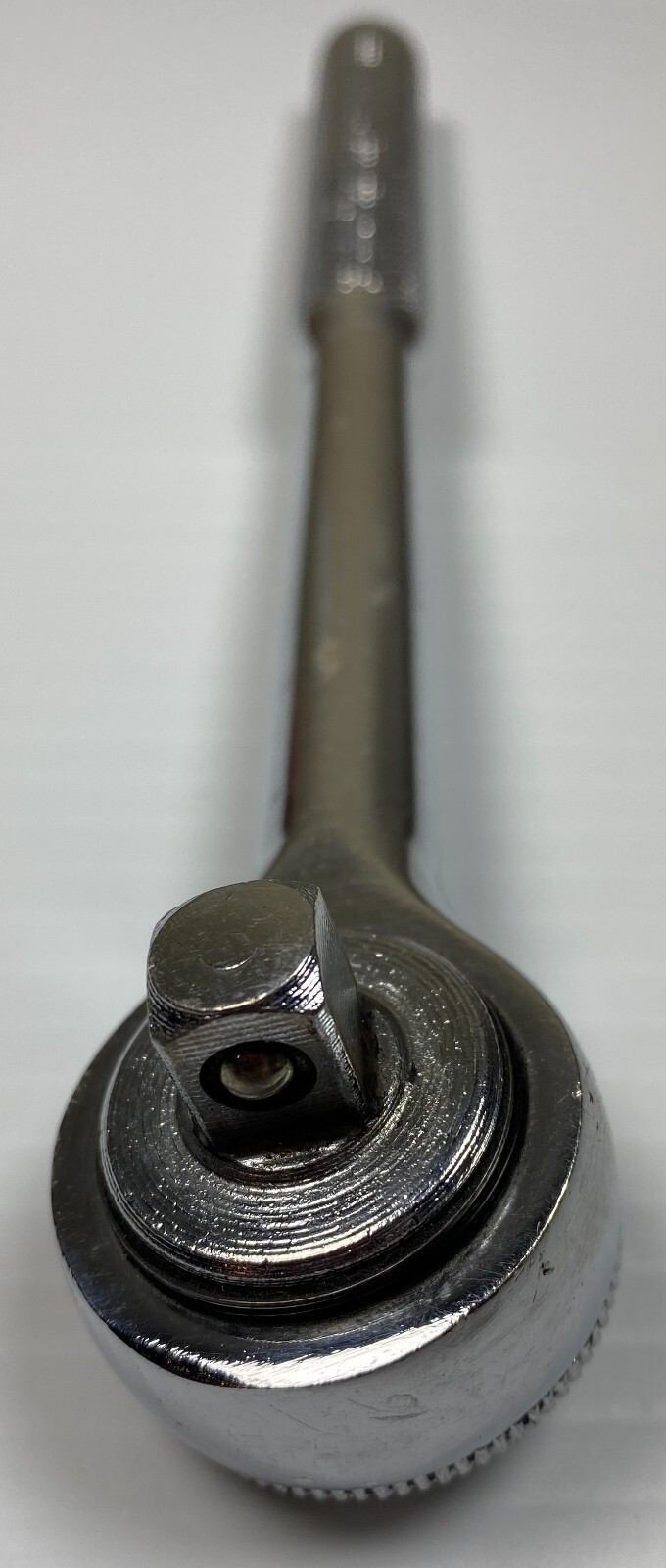Vintage Unbranded Chrome Reversible RatchetThumb Wheel 3/8″ Drive Knurled Handle