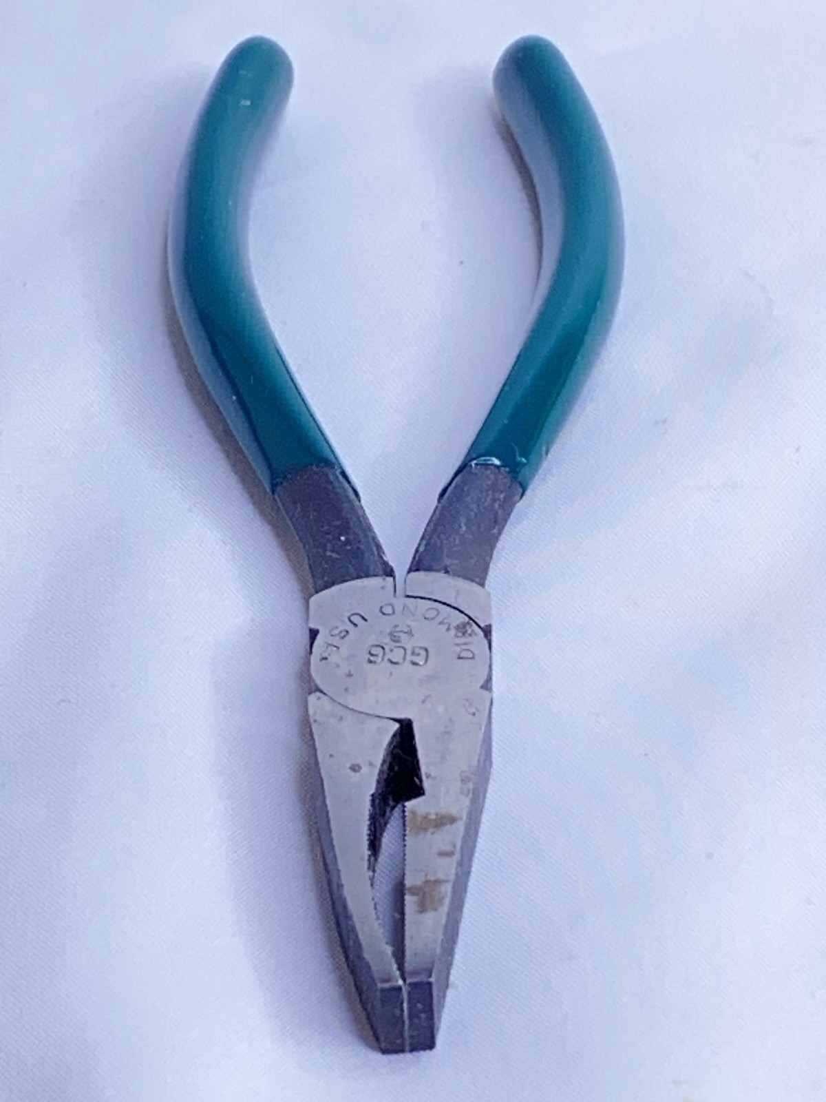 Vintage Curved Jaw Diamond Tools & Horseshoe Co. Glass Breaking Pliers GC6