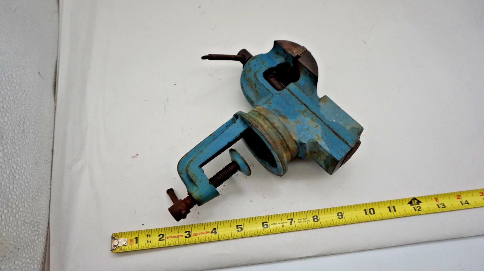 Vintage Clamp On Bench Vise 2 1/4″ wide jaws 6lbs vice swivel base ,free ship US