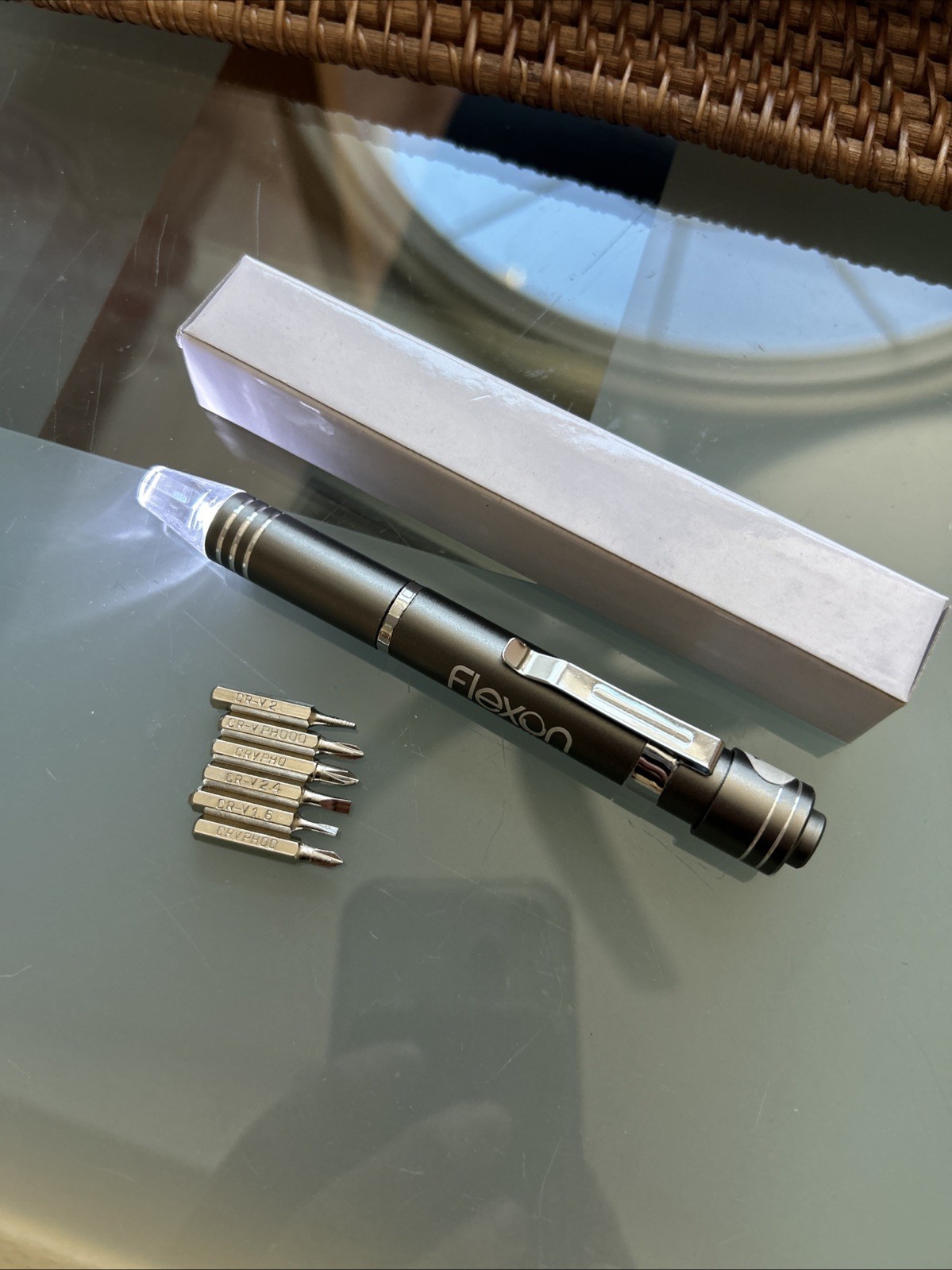 SCREWDRIVER POCKET CLIP W/LIGHT AND 6 Different MAGNETIC BITS FLEXON