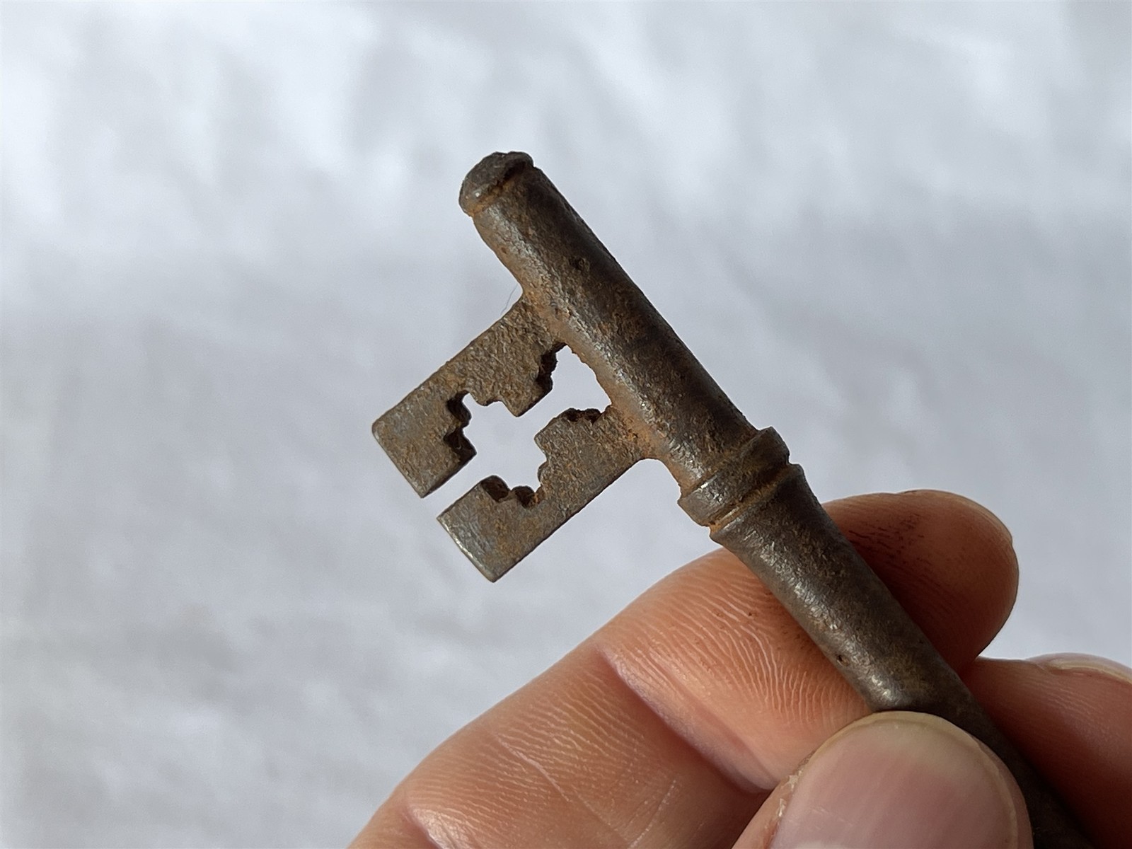 Large ~10.5cm Antique Metal Skeleton / Collectable / Escape Room Key #piW-181