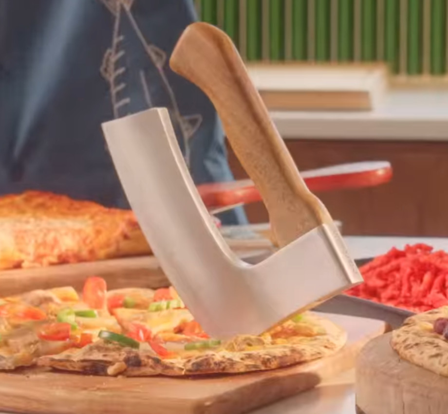 Marcellin Pizza Axe – A serious slice cutter