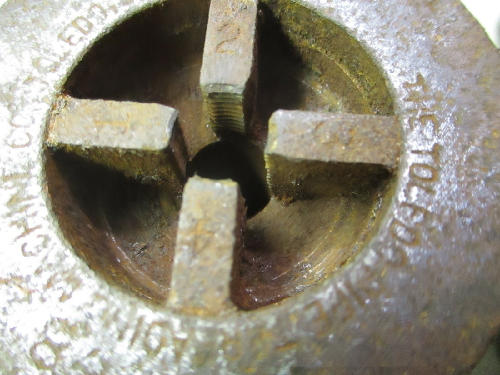 USA Toledo Pipe Threading Machine Co 1/8″ Rusted Threader Head Worn Dies Antique